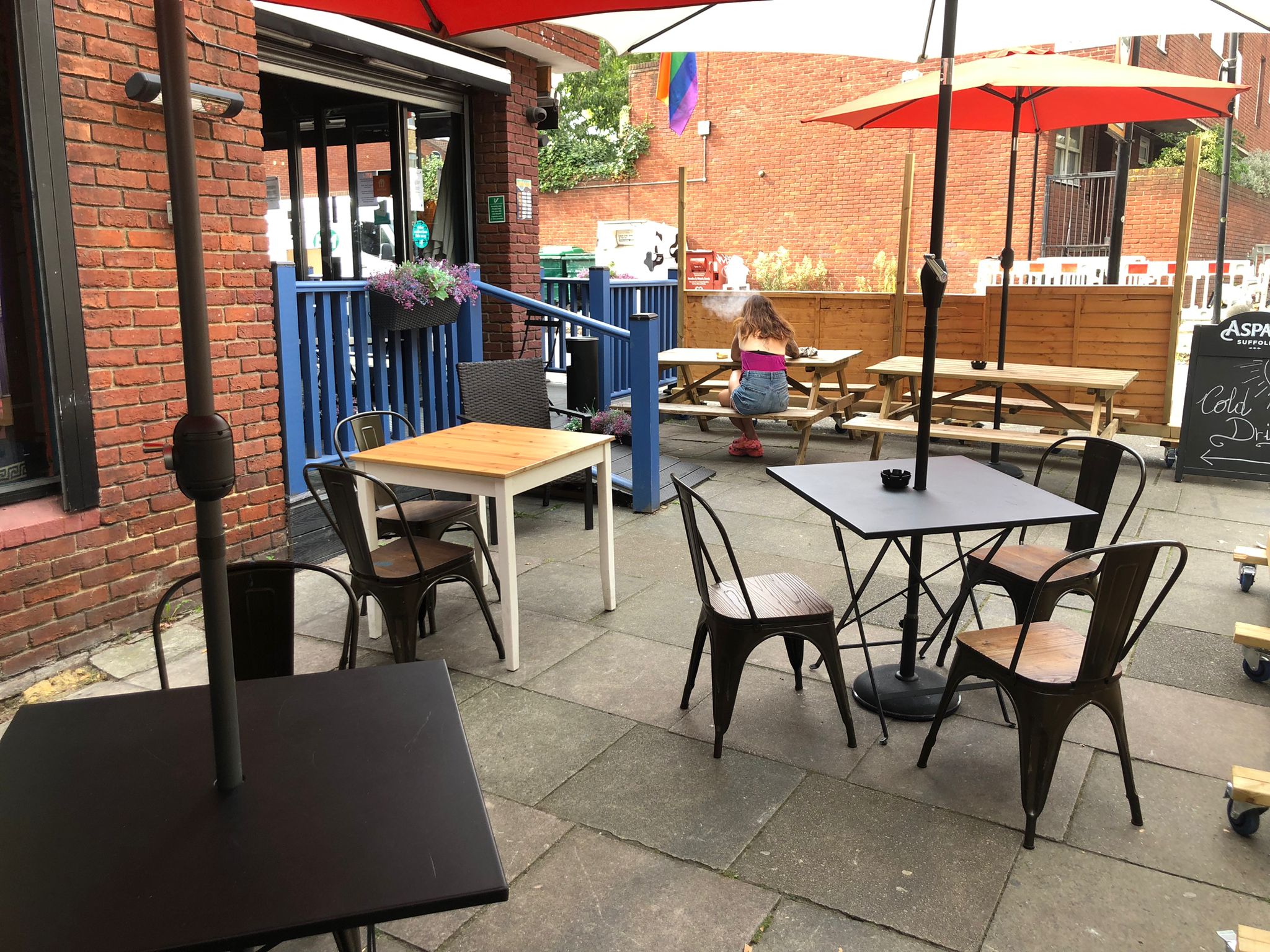 Neptune Bar - gxsjb5k0sho.jpeg