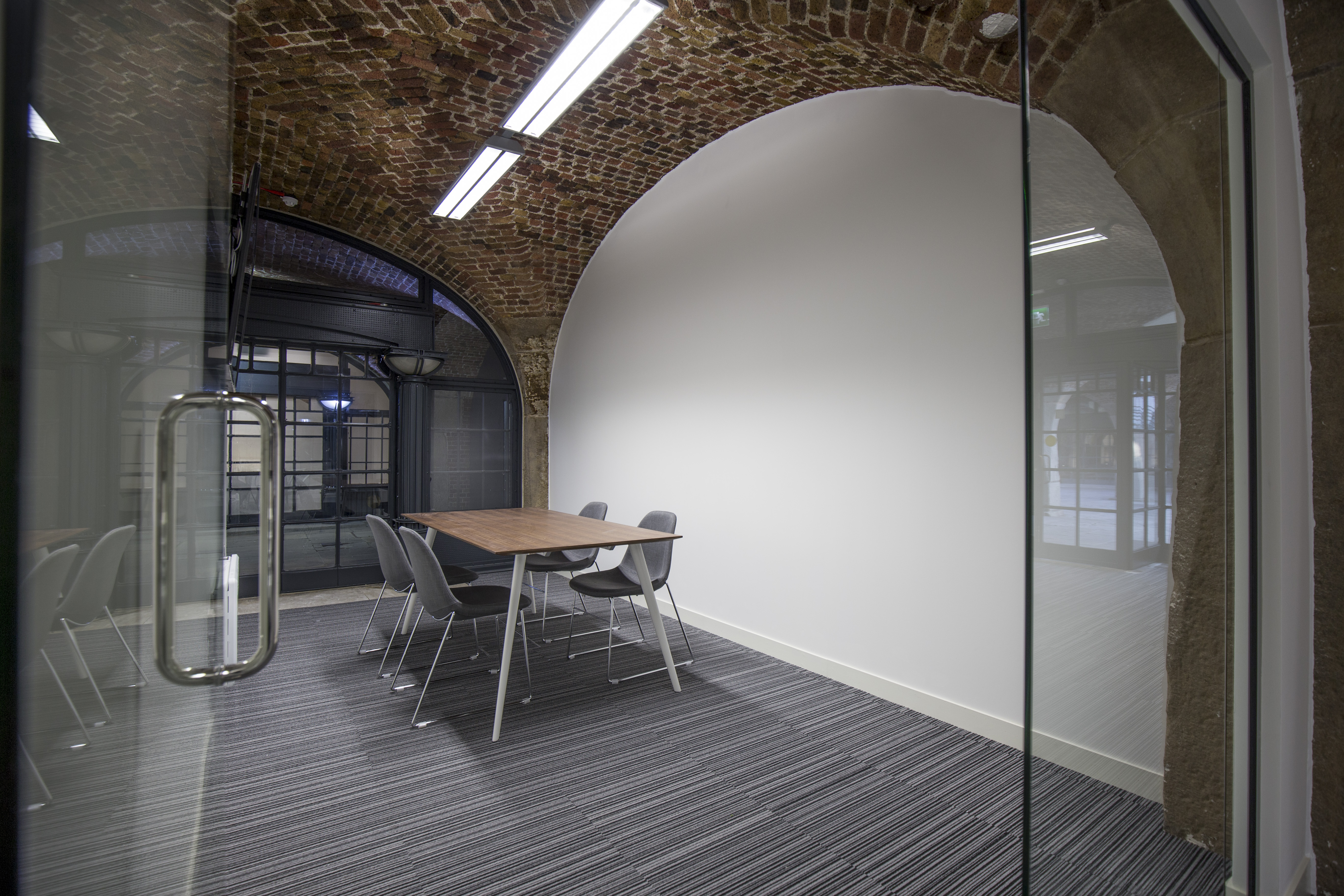 East Dock Meeting Suite - x1ftnutp3r2.jpg