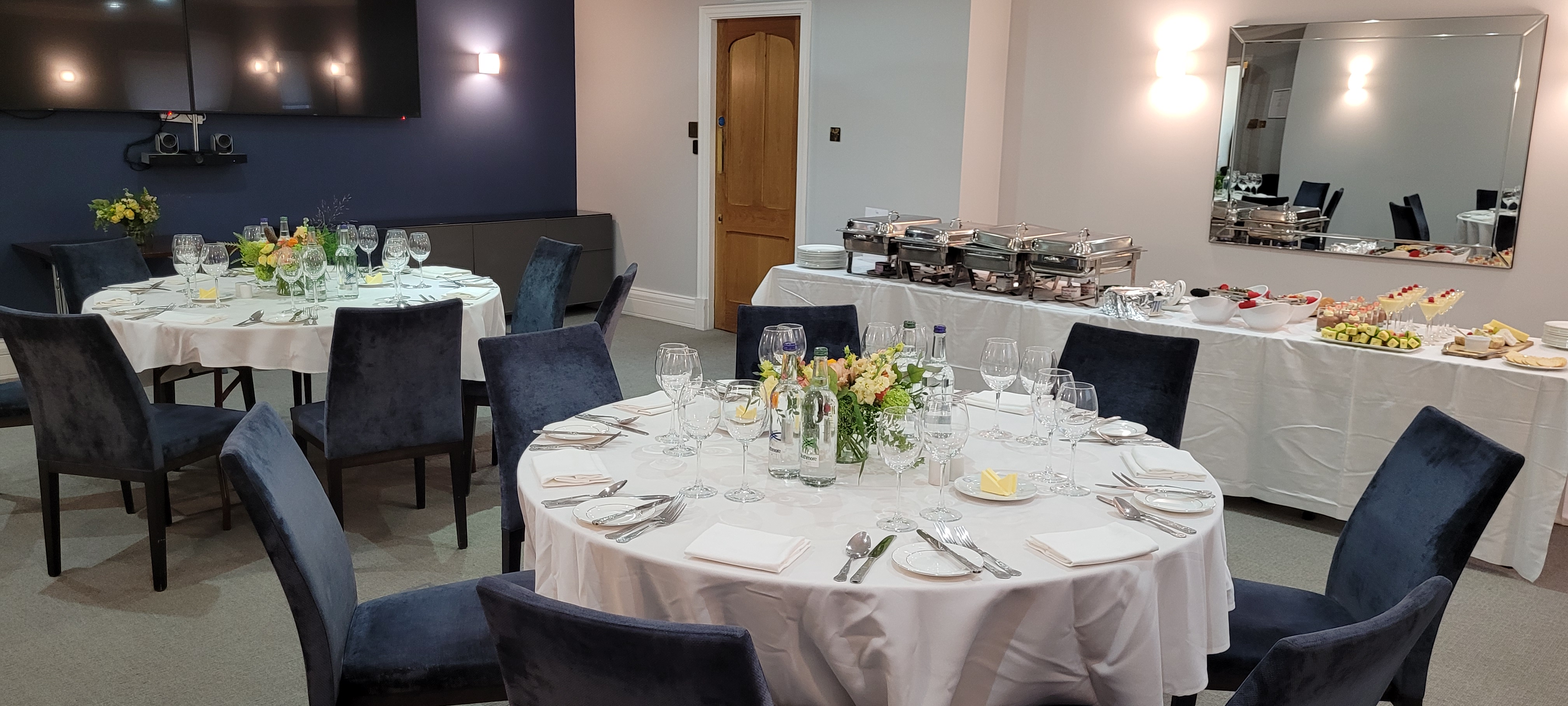 Council Room - cpuyuzk2tcn.jpg