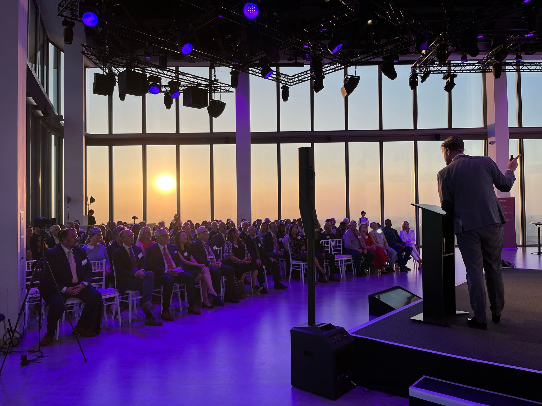  Exclusive Hire - 135mimj5dbp.jpg