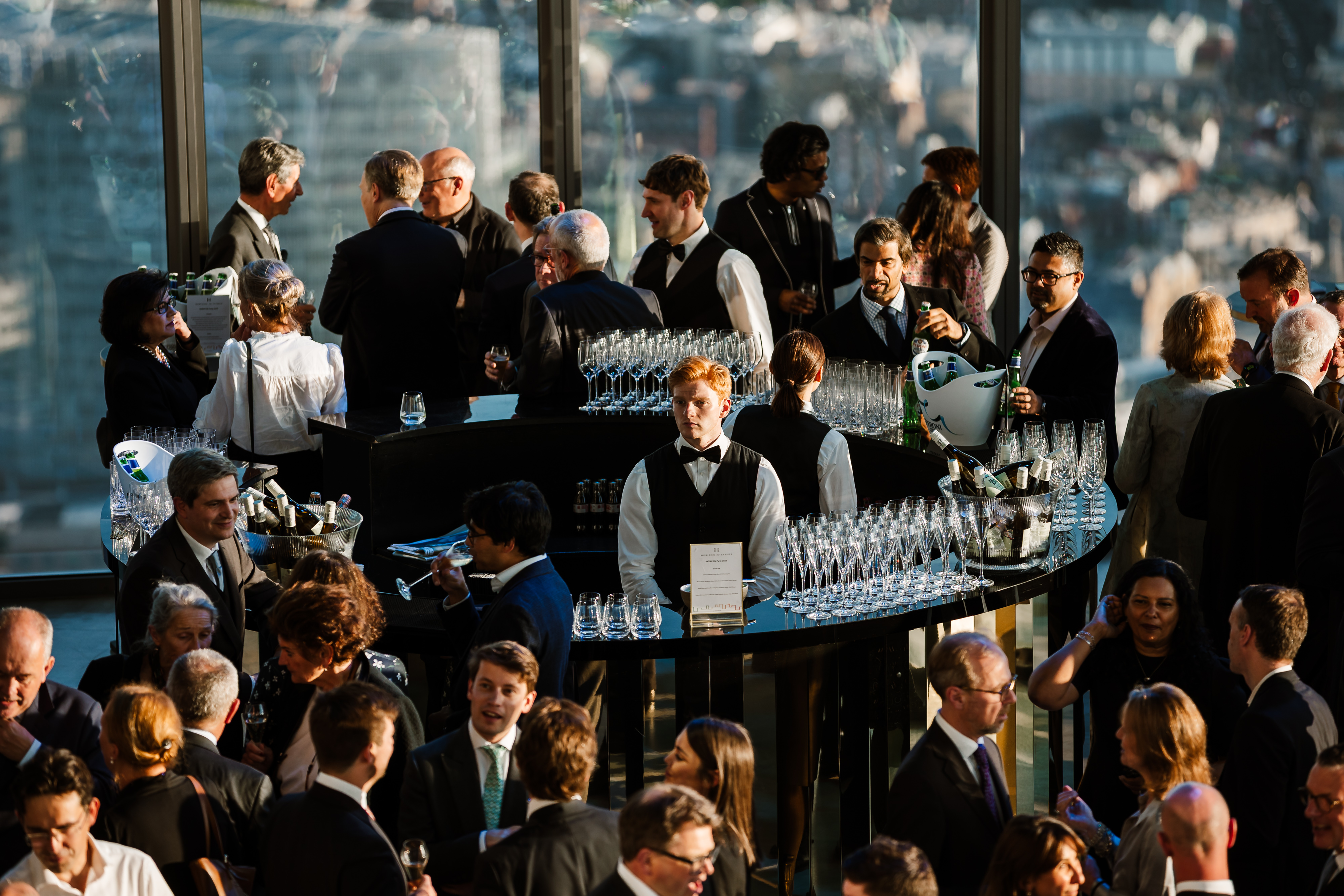  Exclusive Hire - 5d2poz3gmom.jpg