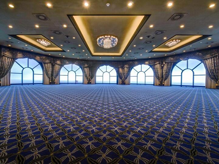 Royal Lounge at Grand Hotel Huis ter Duin, elegant venue for weddings and conferences.