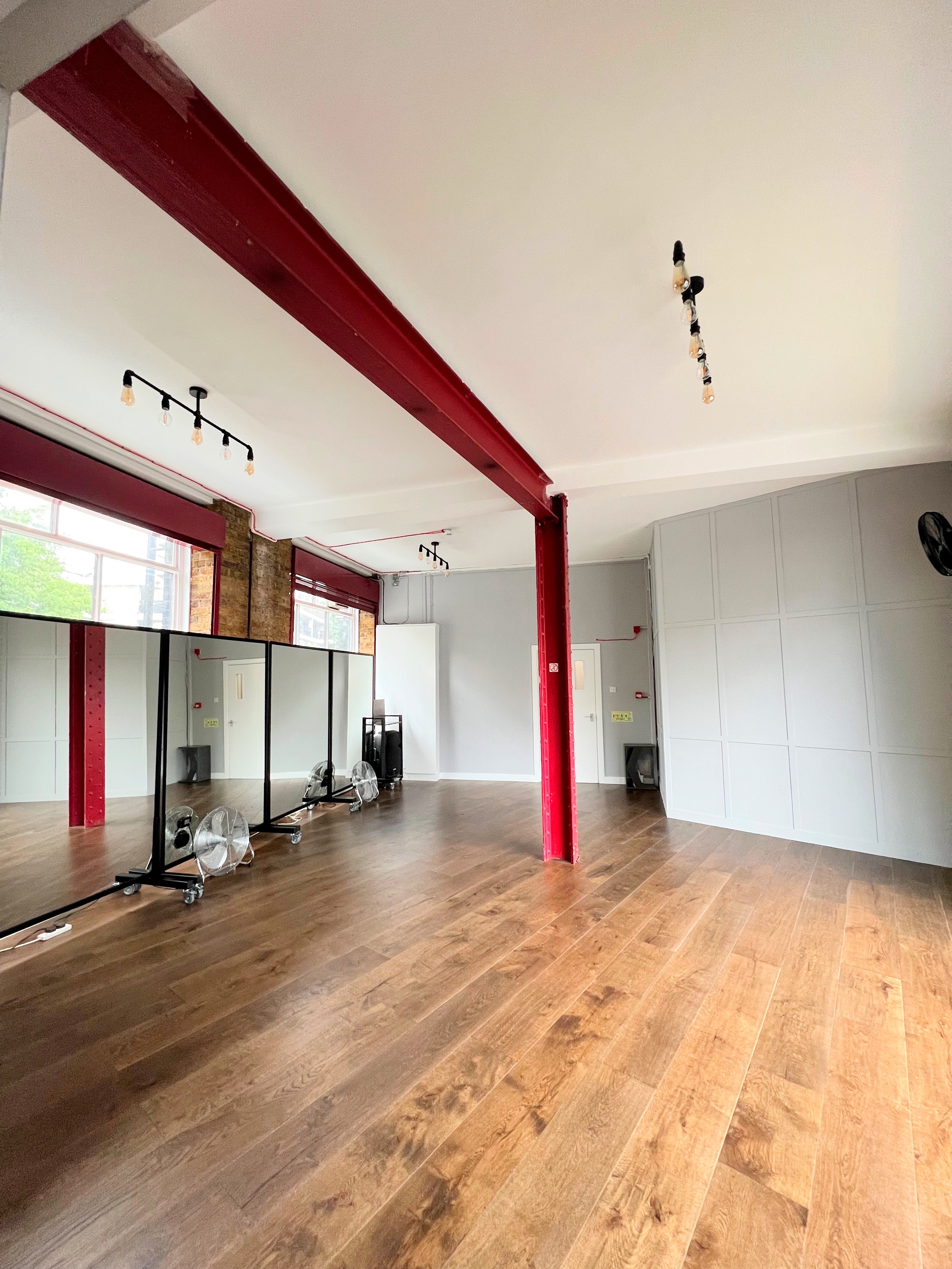 Studio 1 - m3ixaxt344k.JPG