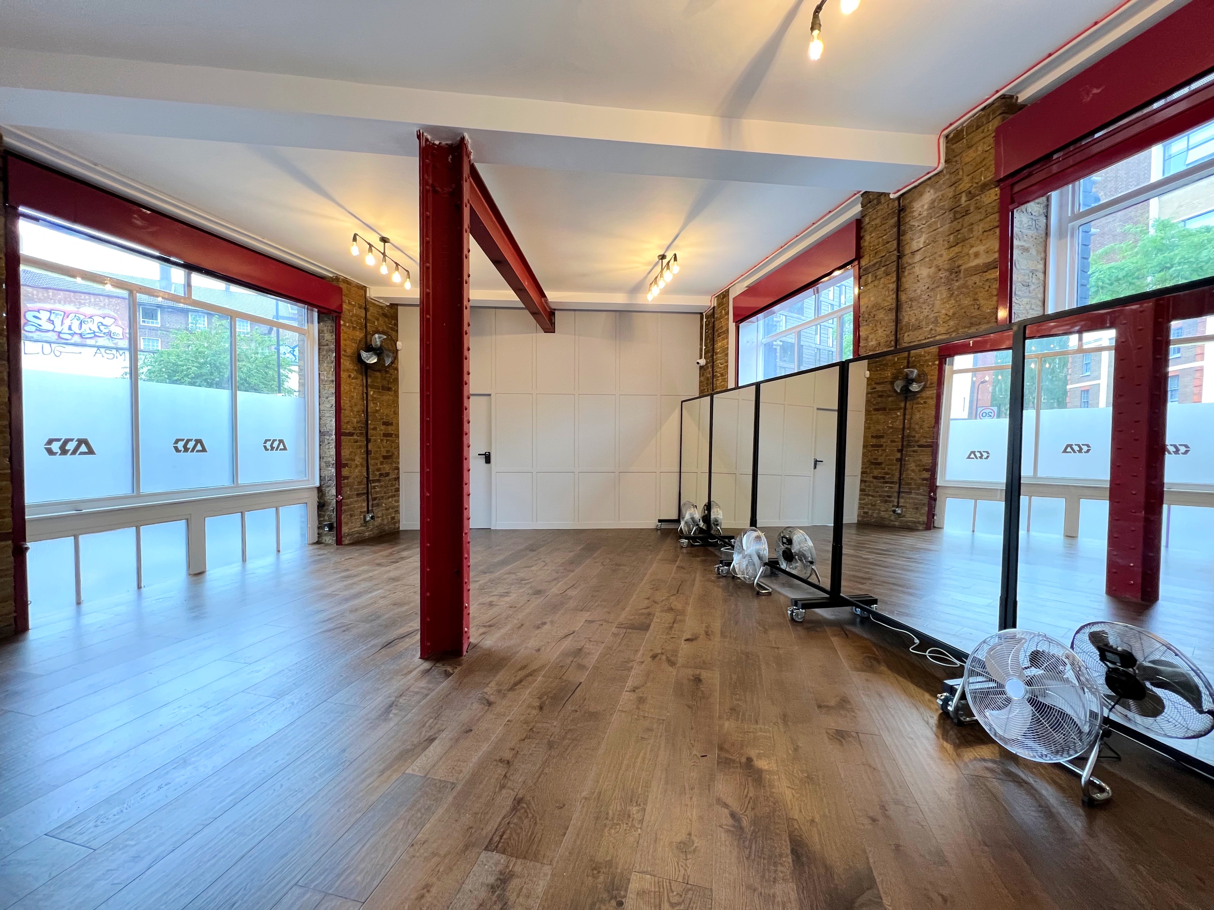 Studio 2 - cplu3hhfxpx.JPG