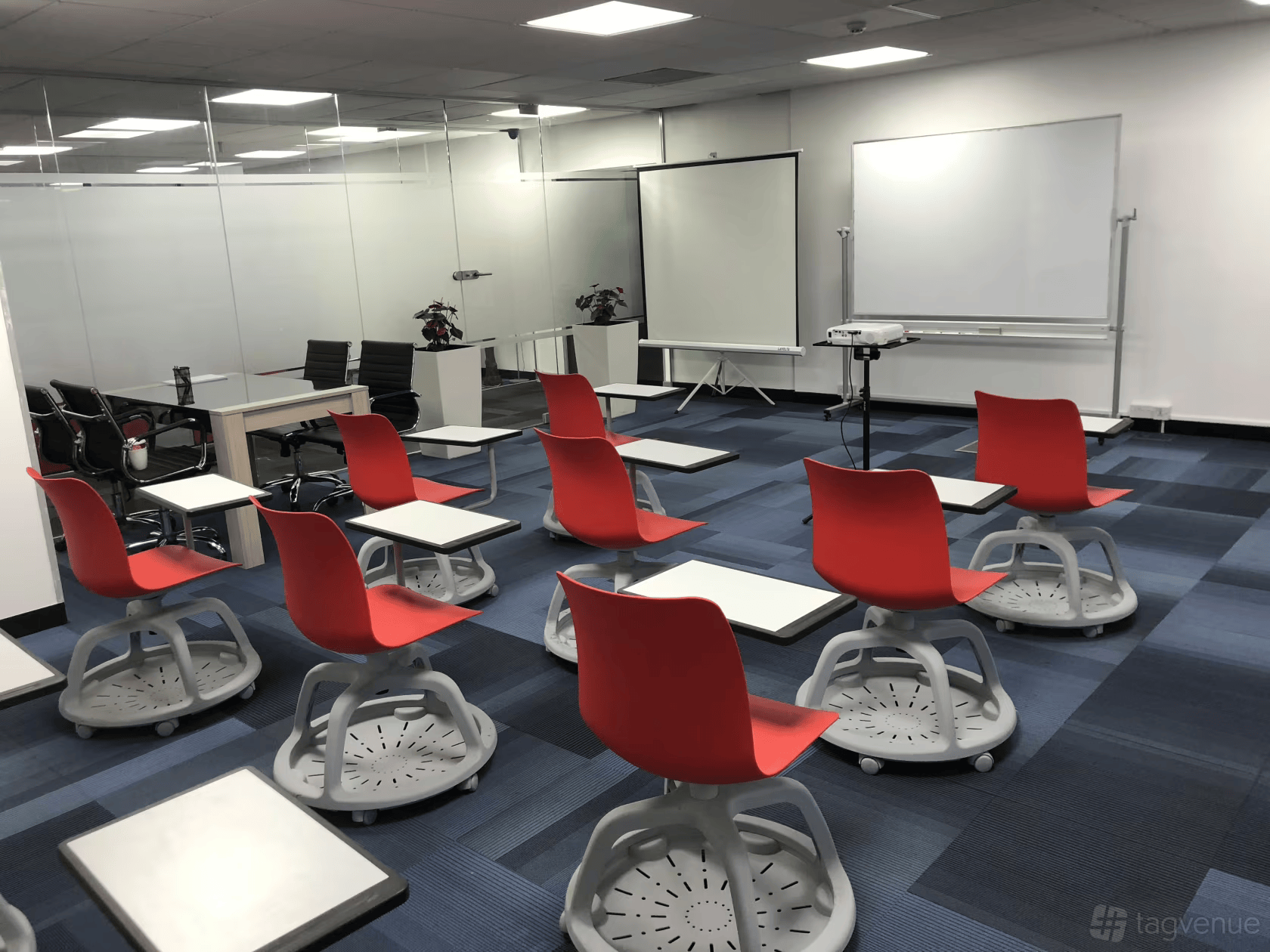 Class room/ Conference Room - 0pav235nwku.png