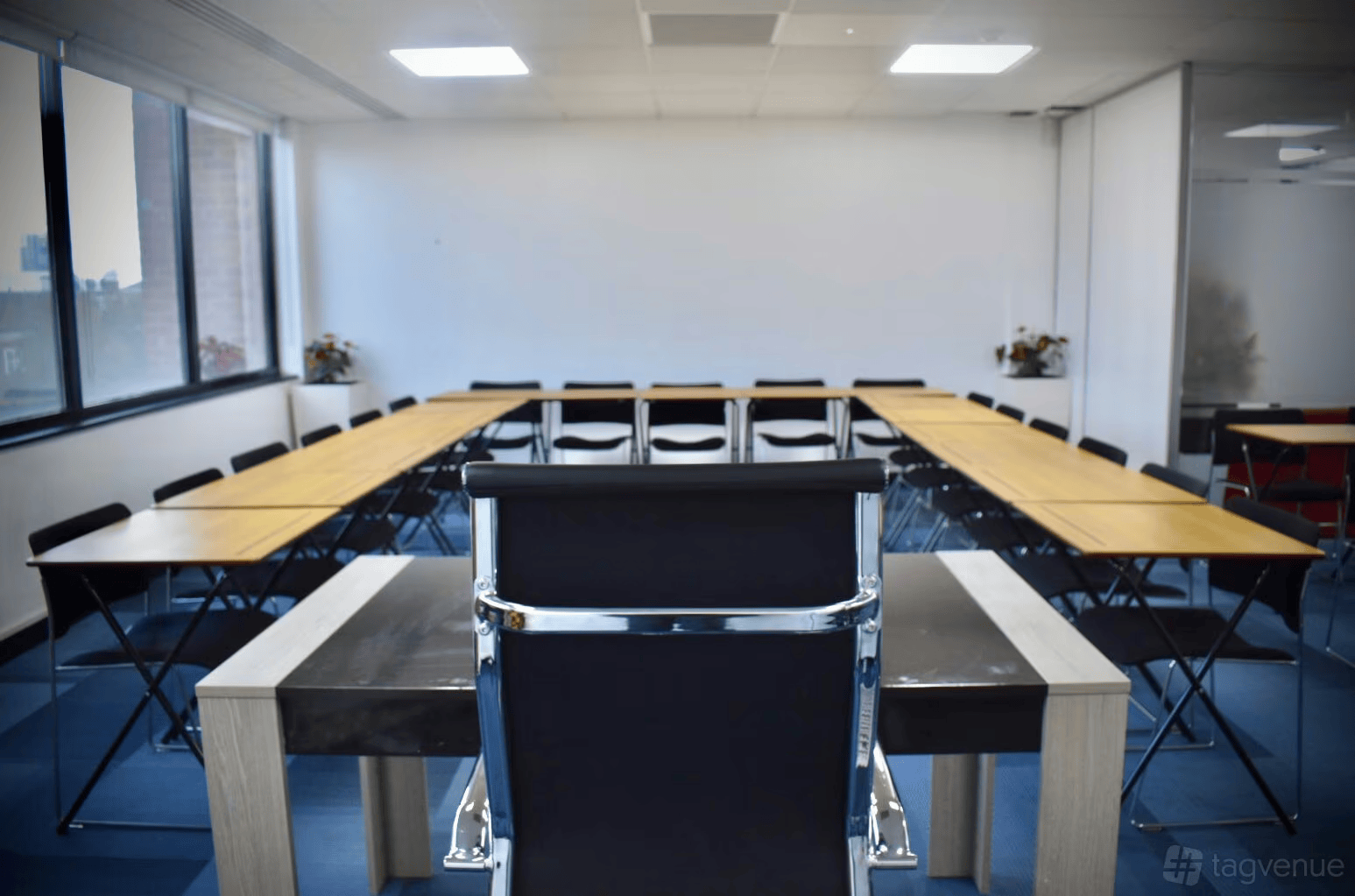 Class room/ Conference Room - r52pjk15aja.png