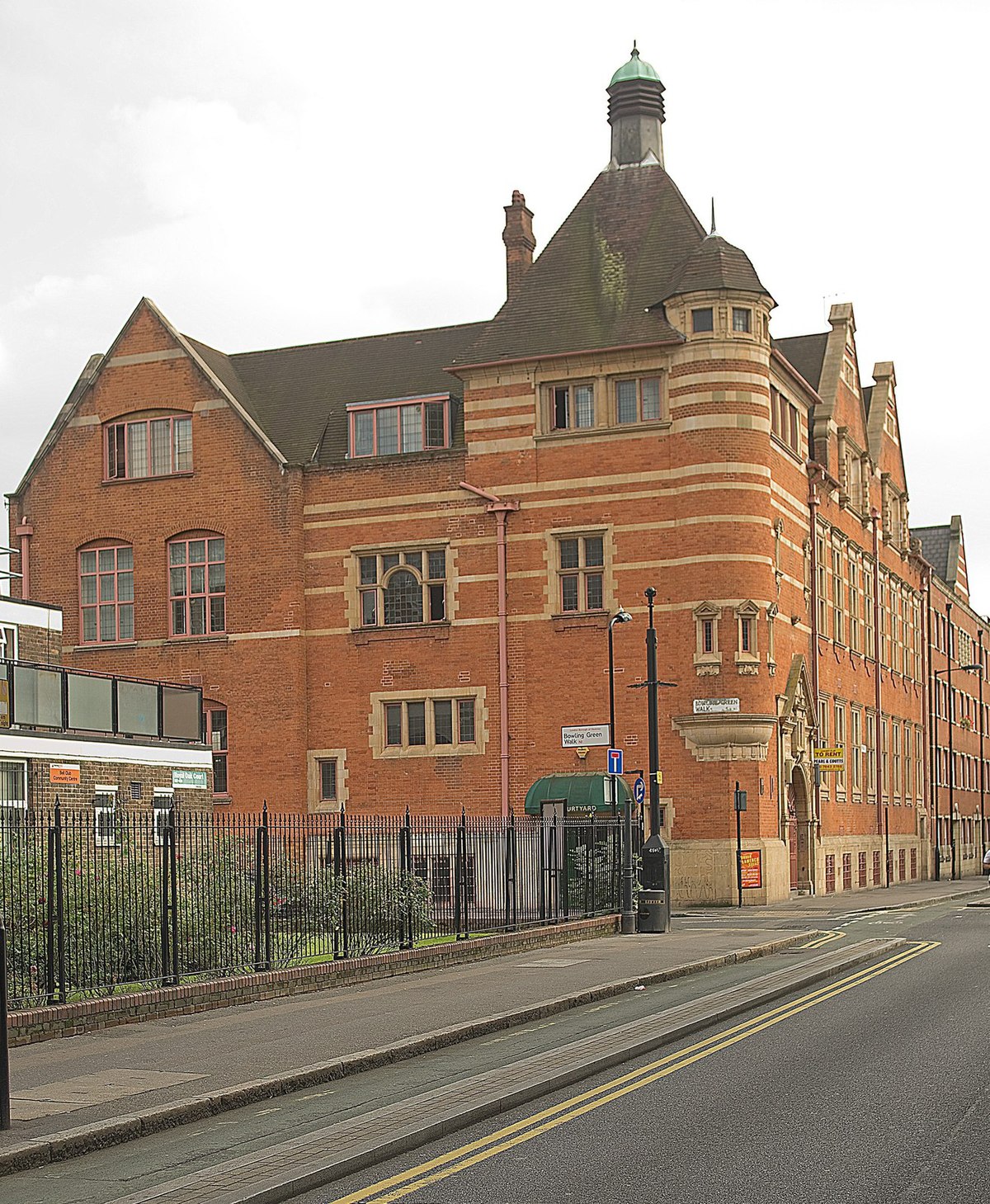 Courtyard Theatre, London - Wikipedia