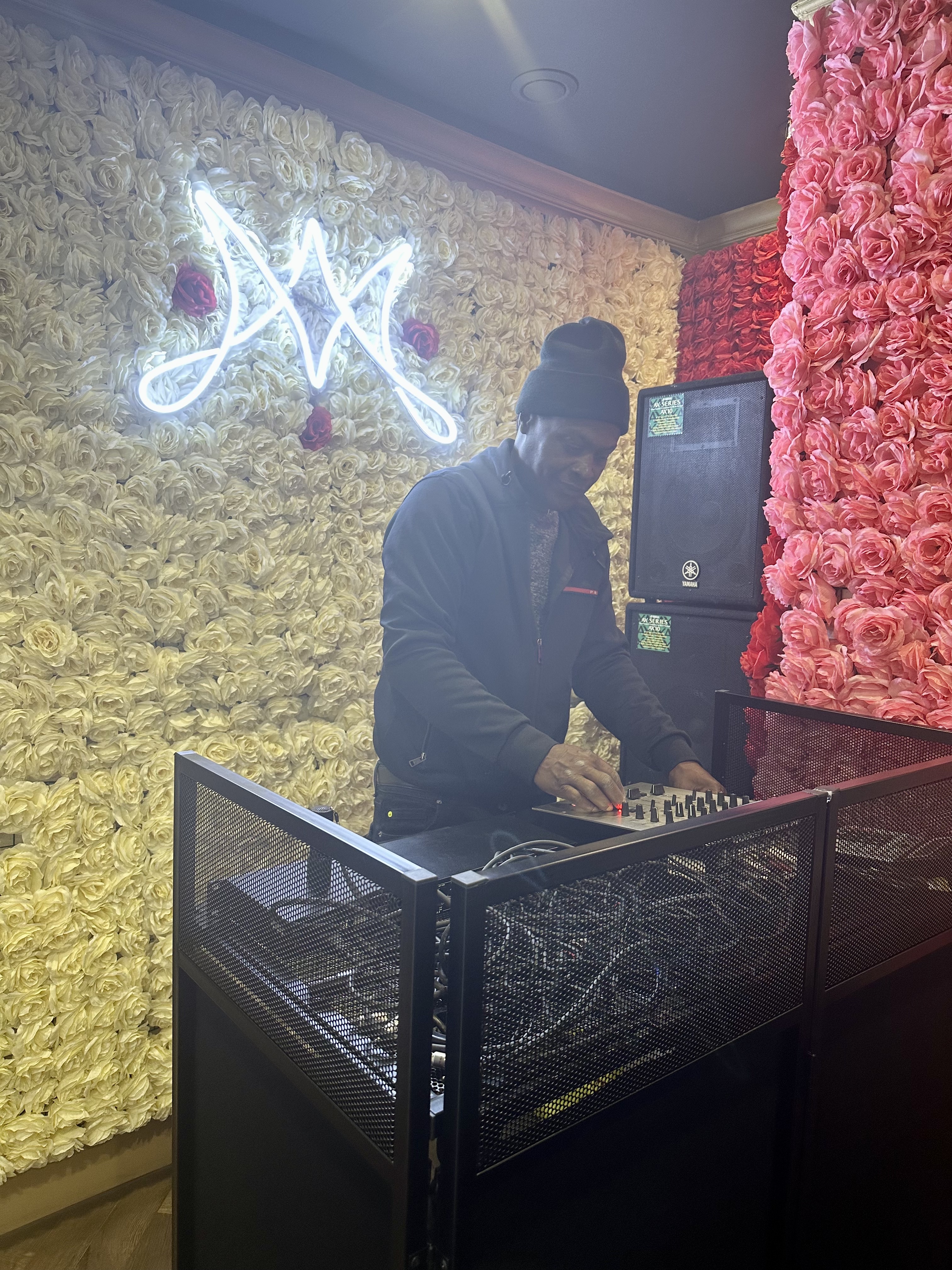 Lounge - jegmb003d0o.jpg