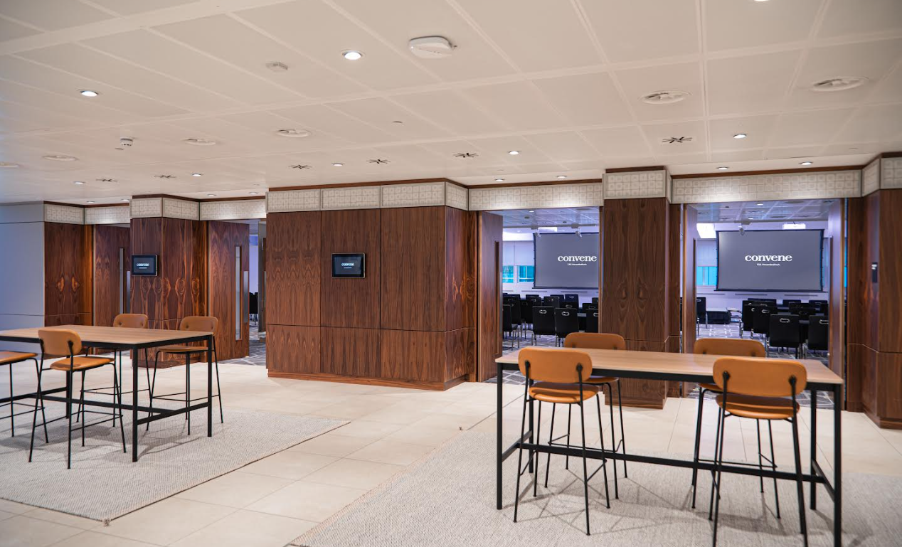 Broadgate Suite at Convene: modern meeting space with flexible seating for conferences.