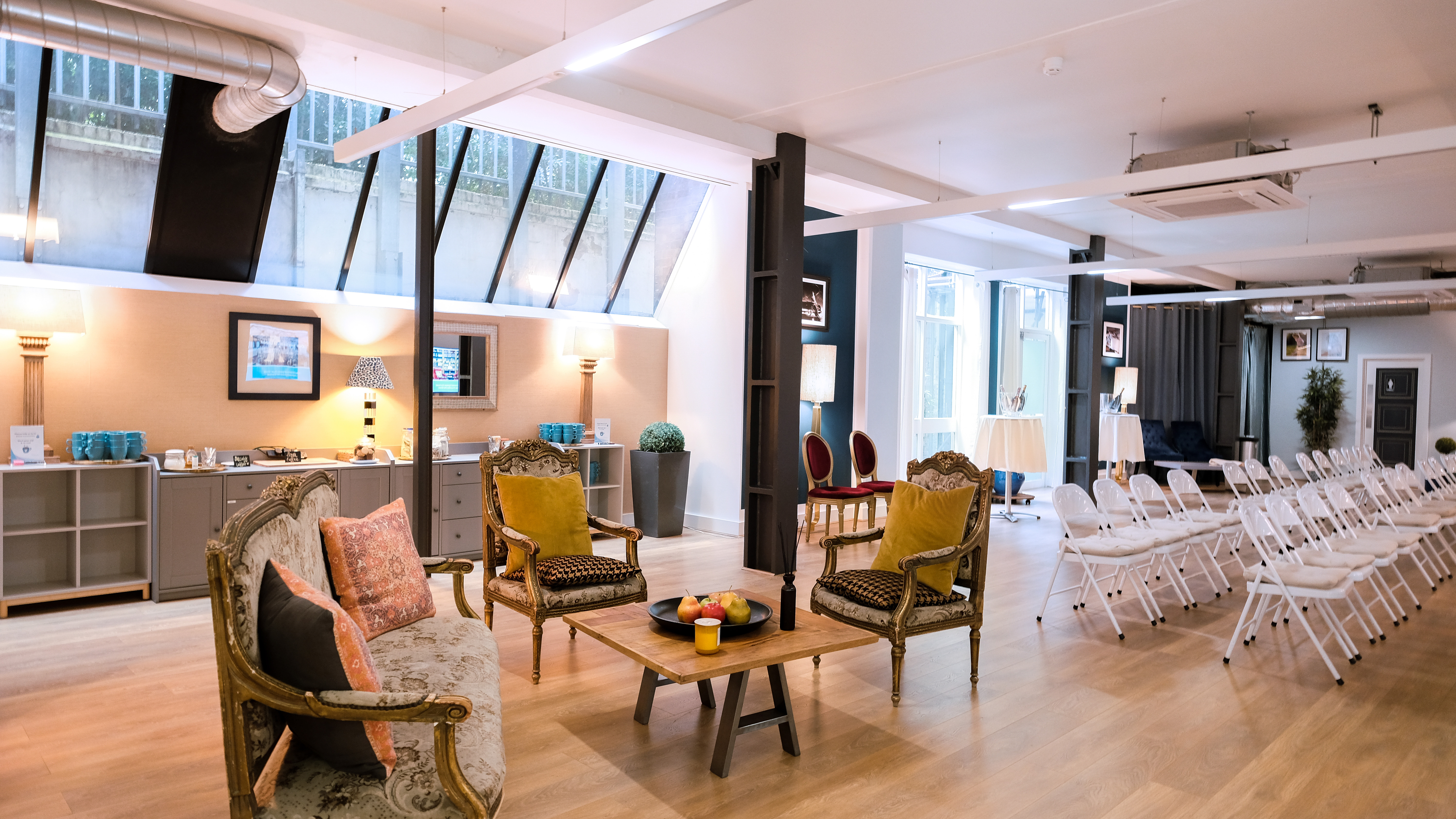 La Galeria - oyxkljloj4h.jpg