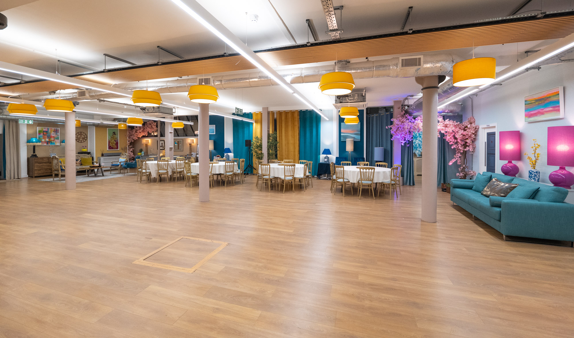 La Galeria - xcv3y5swtvh.jpg