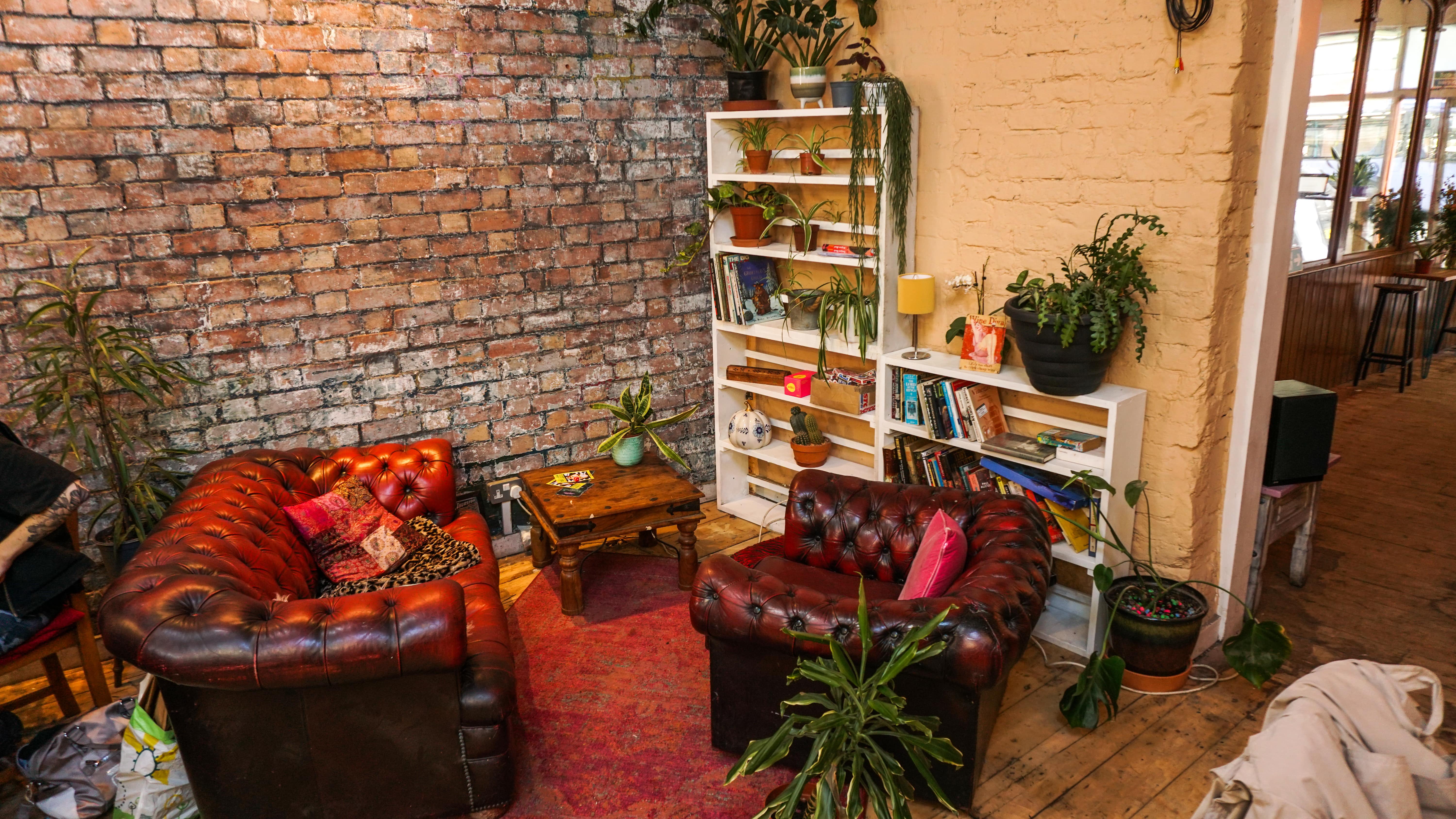 Cloak Cafe/Bar - eiczthysyfj.jpg