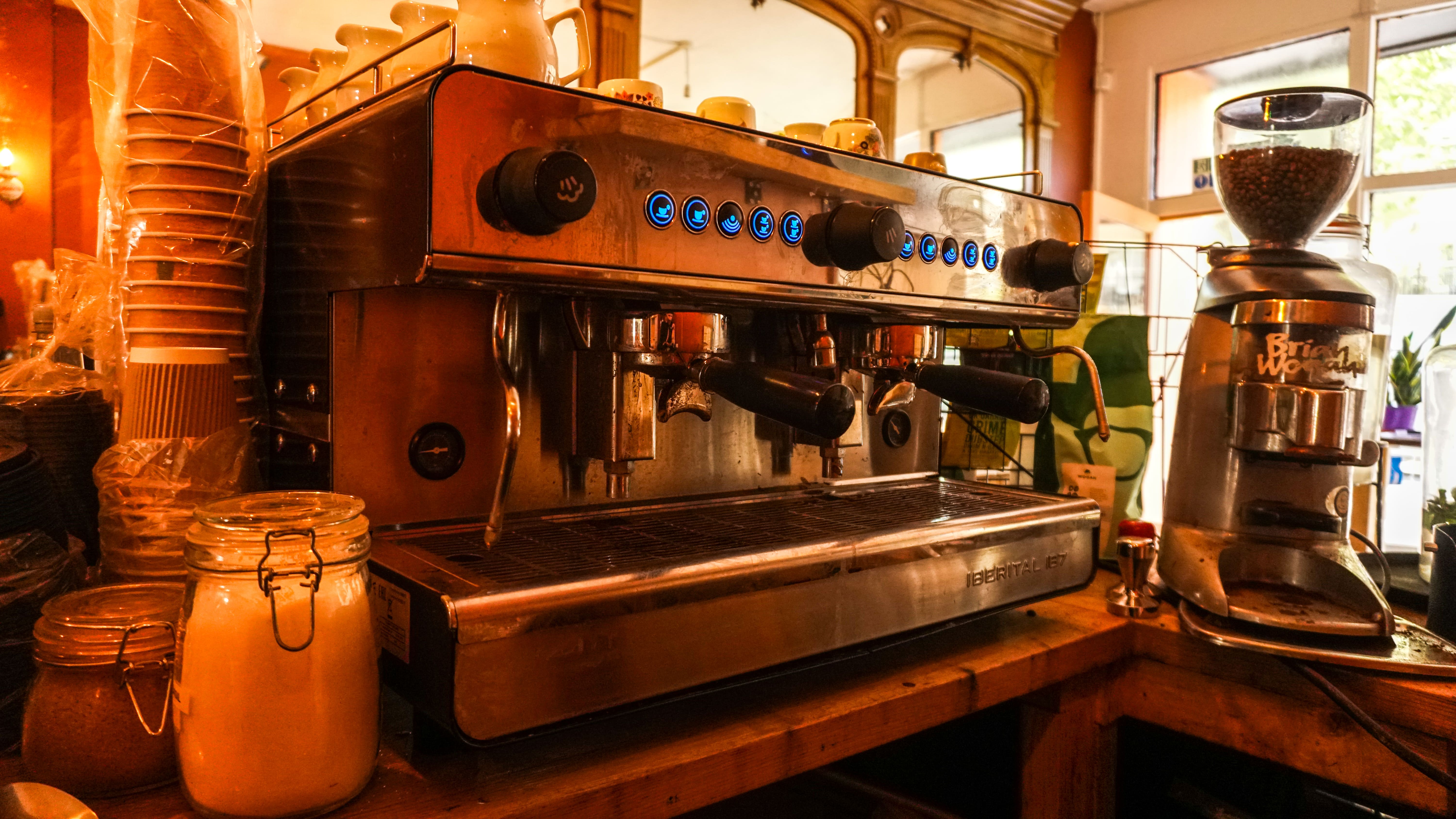 Cloak Cafe/Bar - y4uul4hyzut.jpg