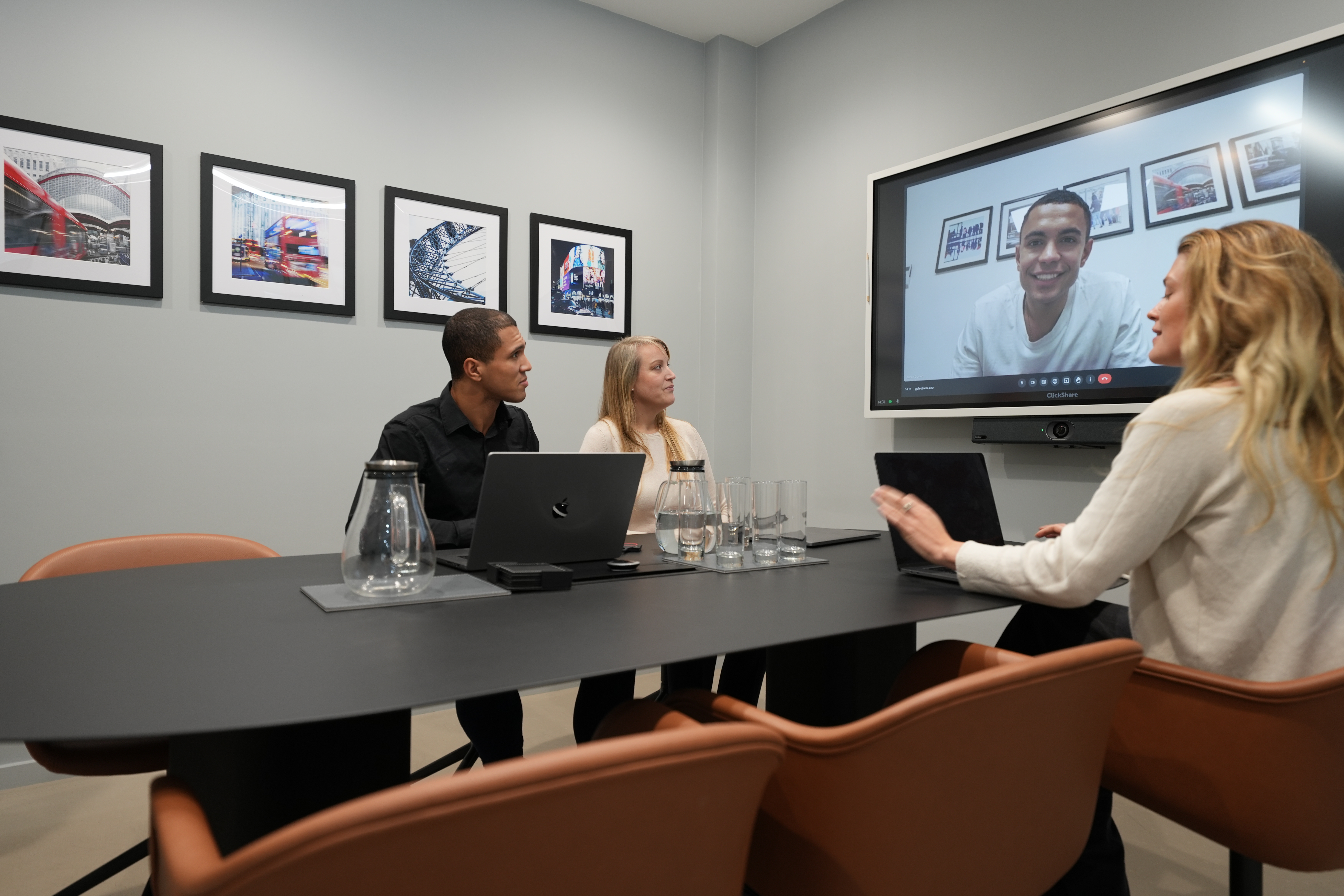 The Madone - wqwxsk3m1vf.JPG