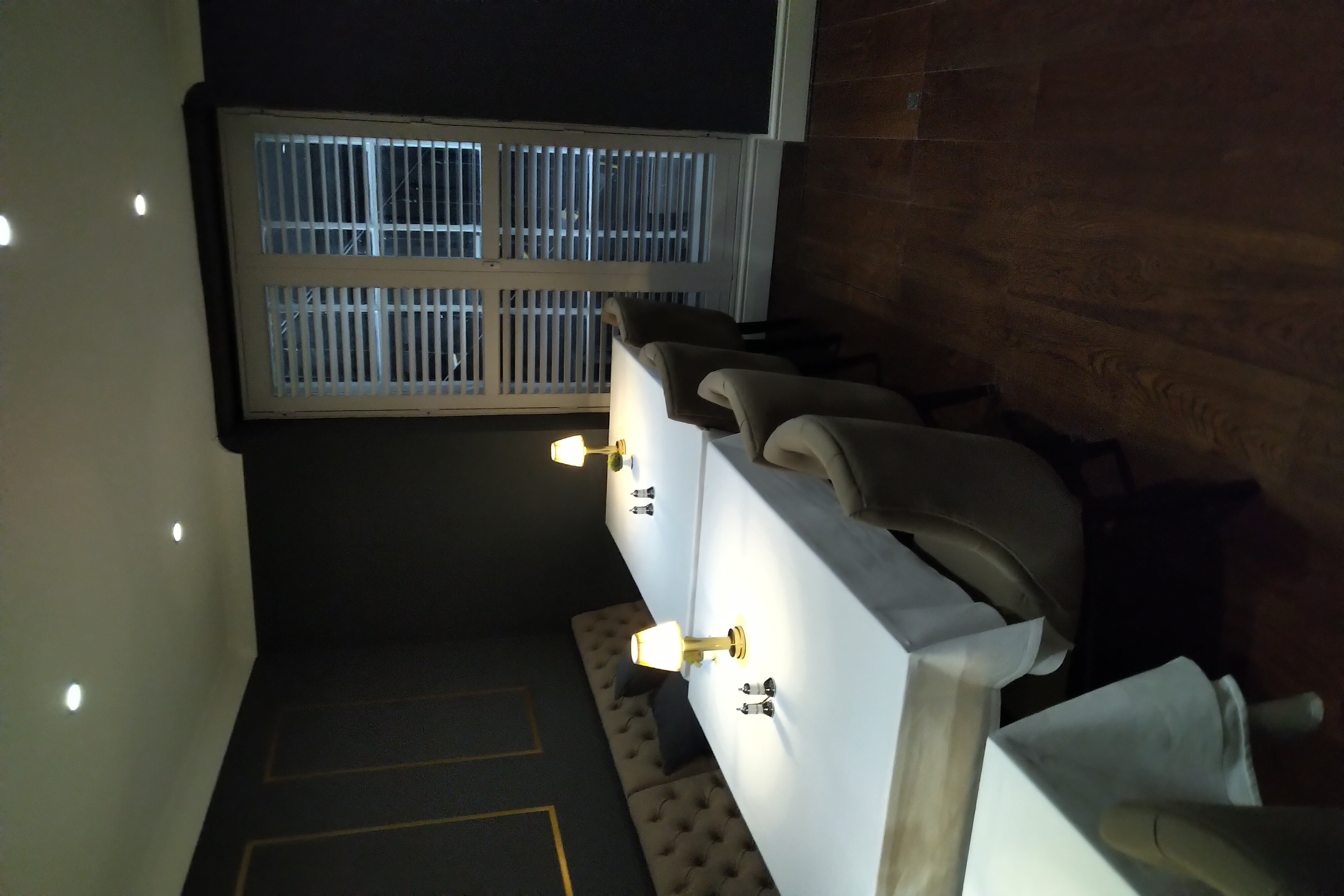 Main Restaurant Area - 32vj4pvmrwl.jpg