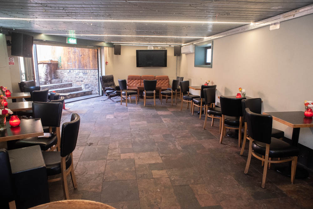 Bears Den - llanapqjbmf.jpg