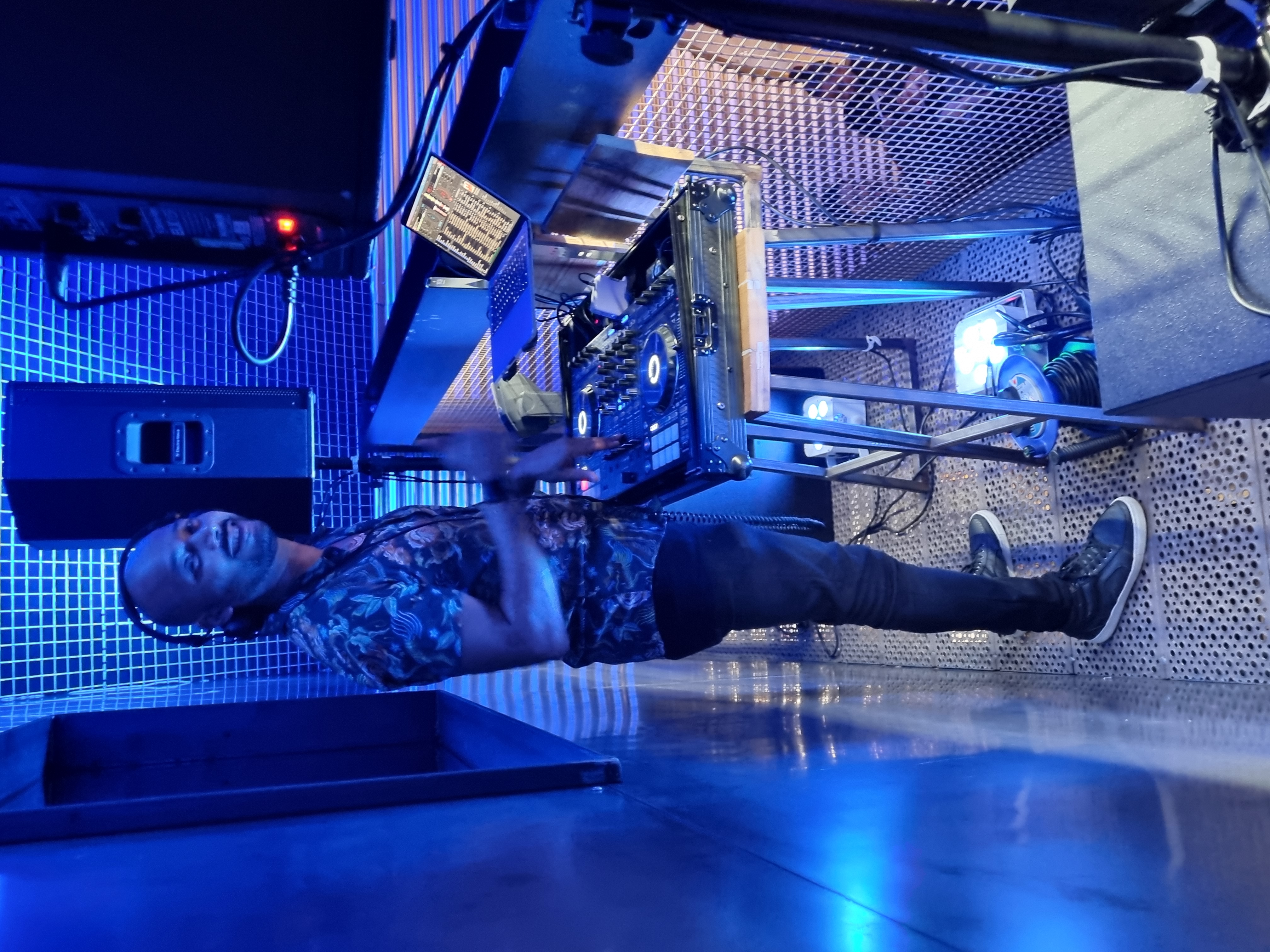 The Old Arch - 34af2b7f-4fe3-4de6-9f13-2bc64373080a.JPG