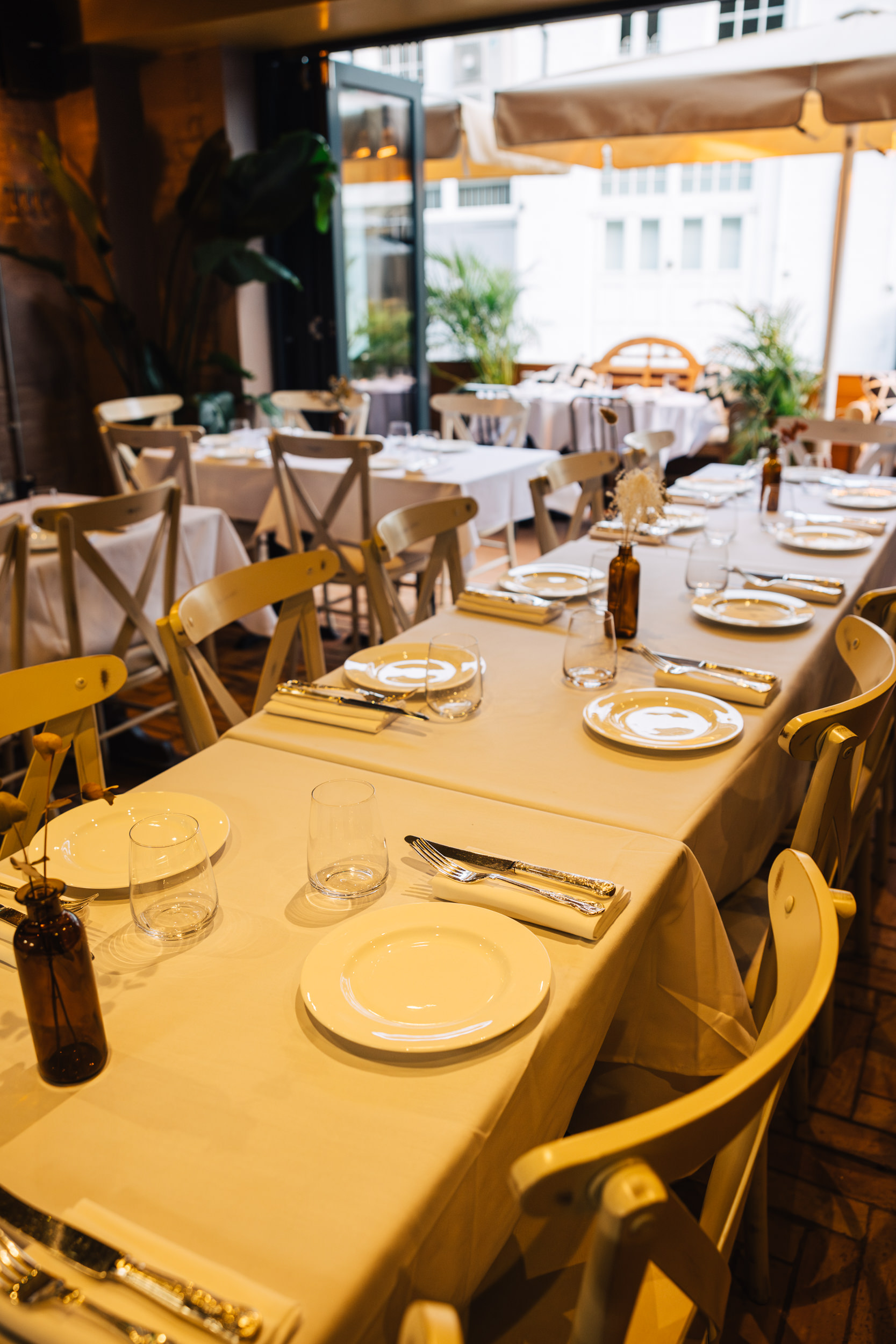 Main Room - uiczbvfqdha.jpg