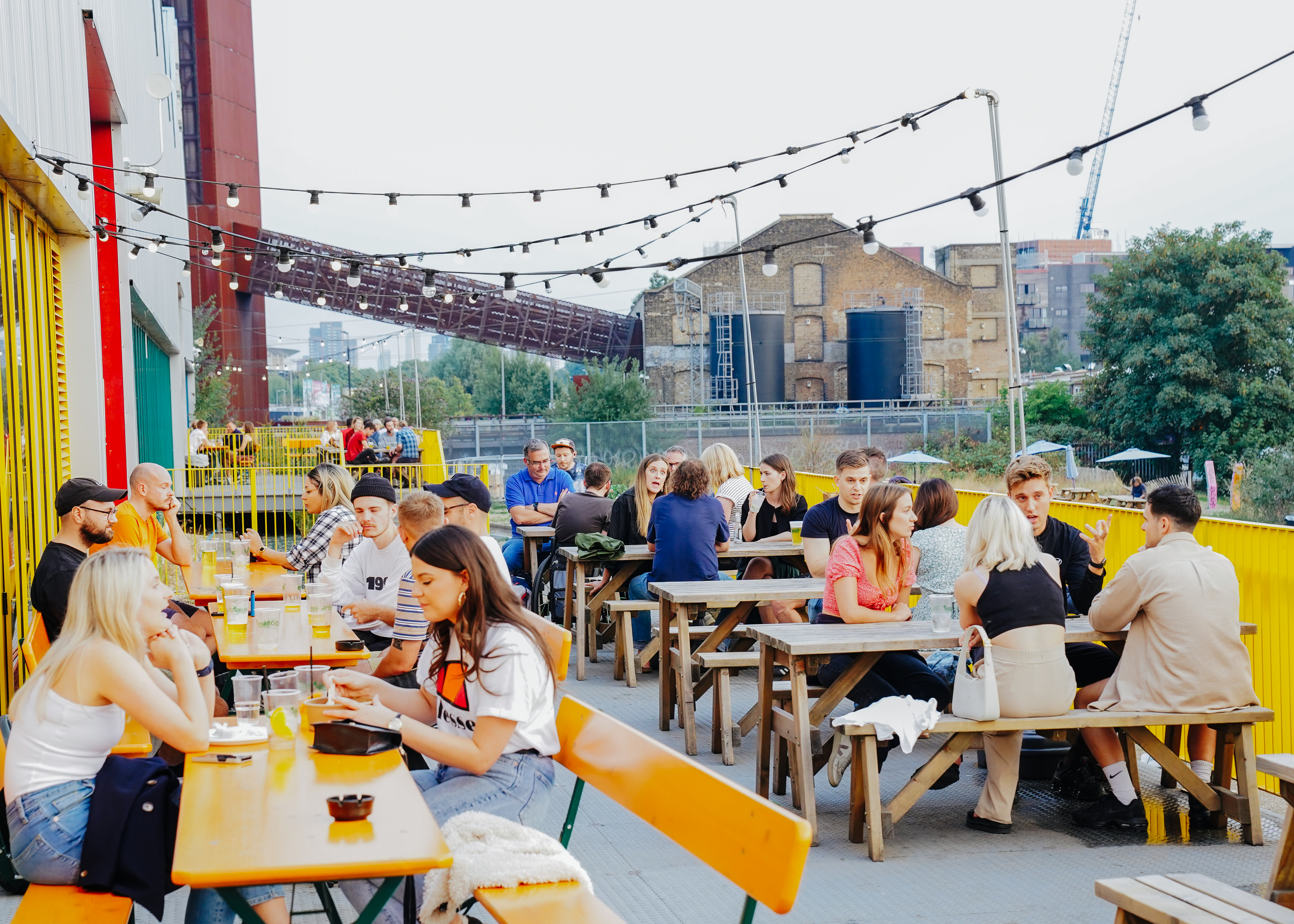 Hackney Bridge - full venue hire - 425pf2hcnl5.jpg