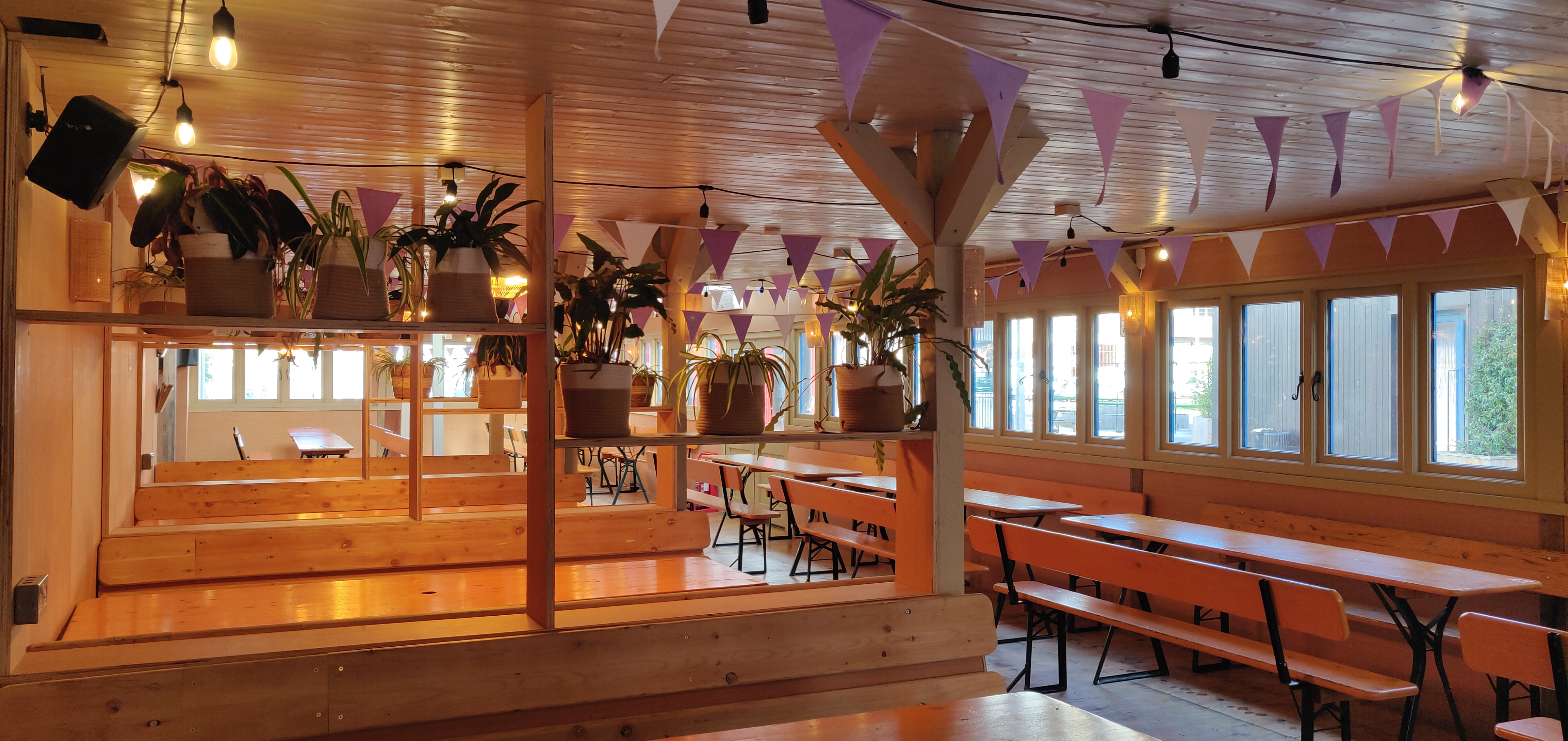 Hackney Bridge - full venue hire - mo3exivpypw.jpg