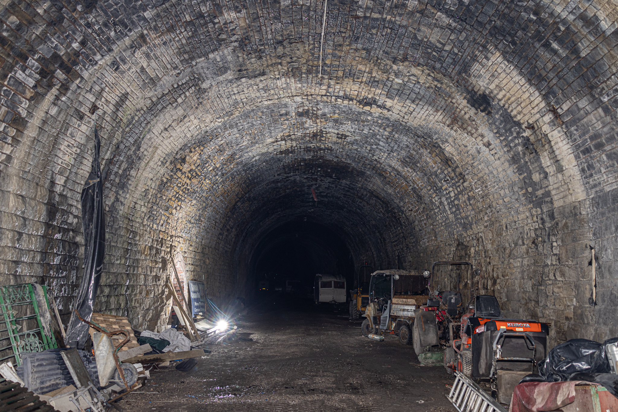 Disused Tunnel - dfr4lk4ebov.jpg