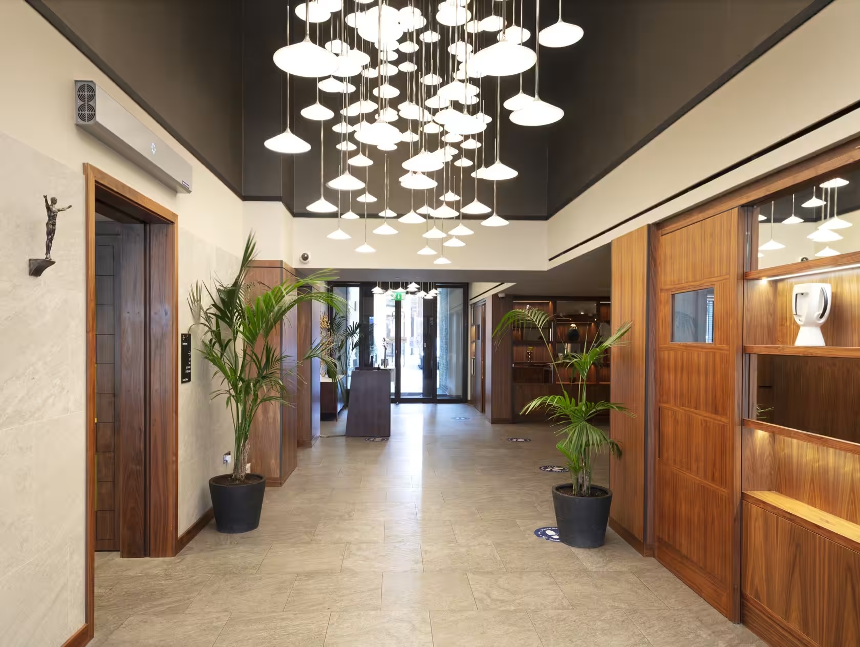 The Crescent Suite - i4b4dd2mpoz.jpeg