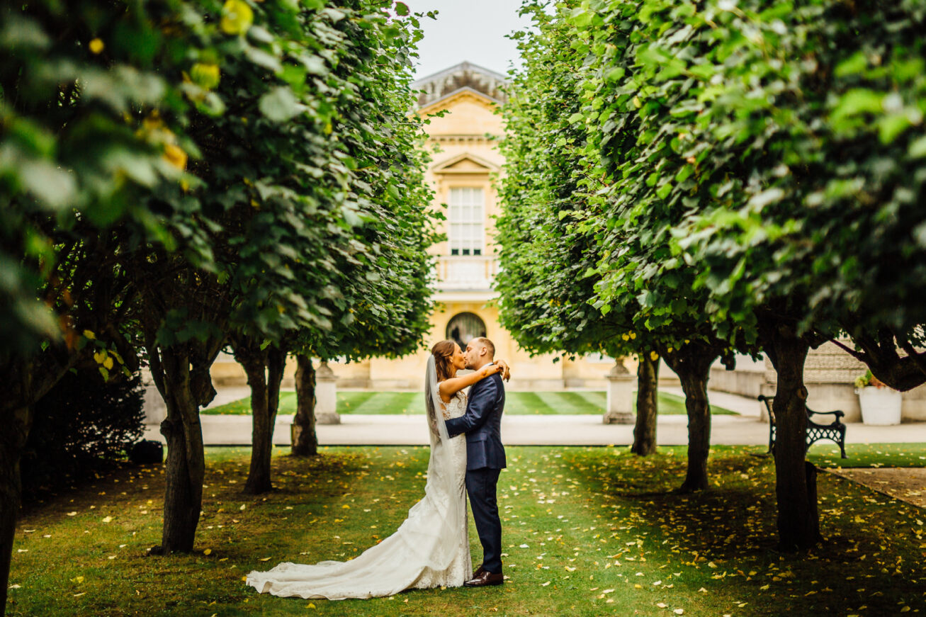 The Courtyards at Chiswick House: lush greenery for romantic weddings and elegant receptions.