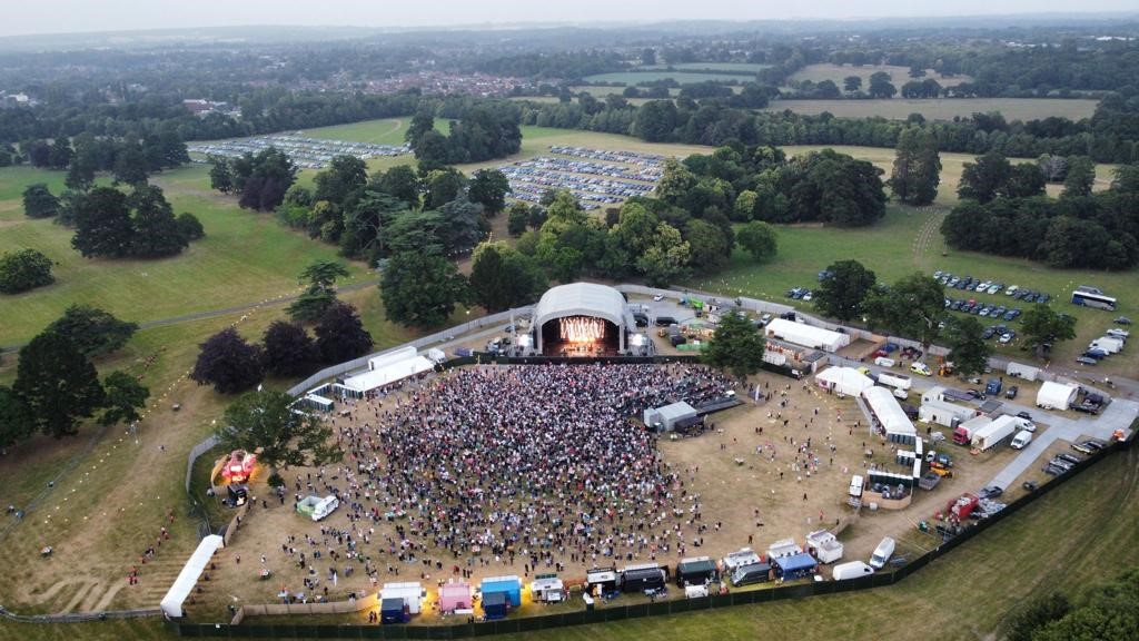 Broadlands Park - vmmmkwgitc4.jpg