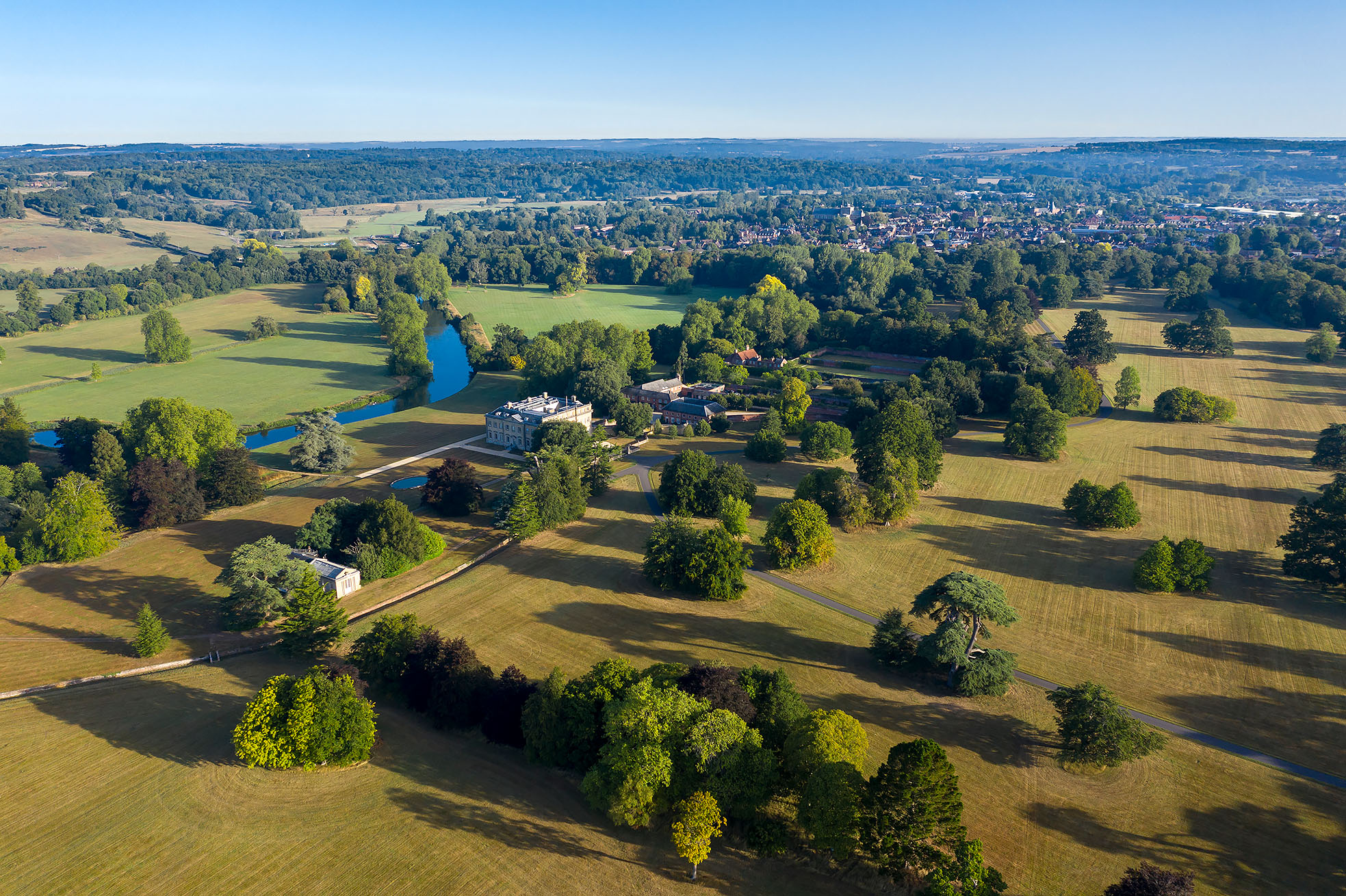 Broadlands Park venue with greenery, perfect for outdoor events and retreats.