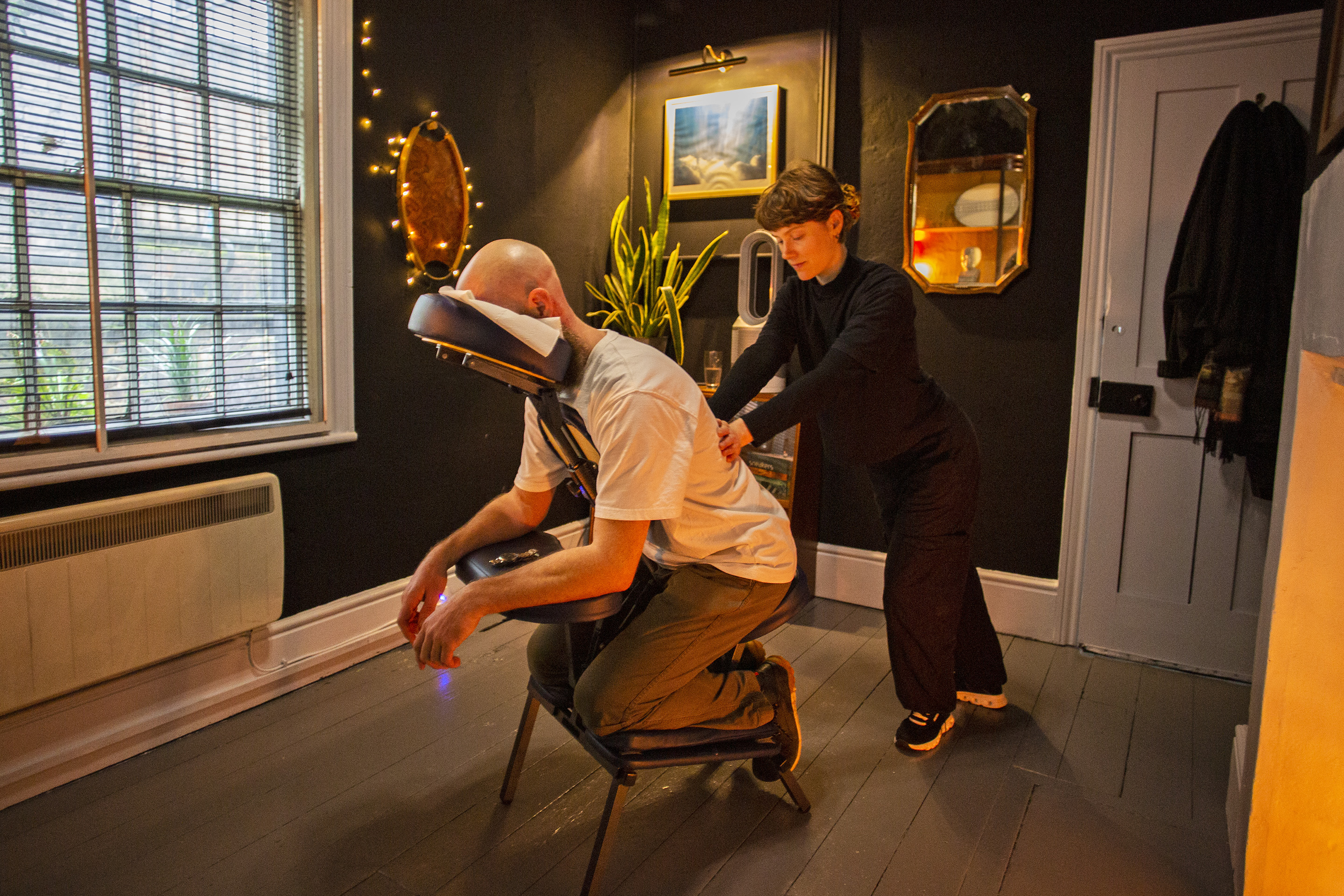 The Den - zoaumi4bwpg.jpg