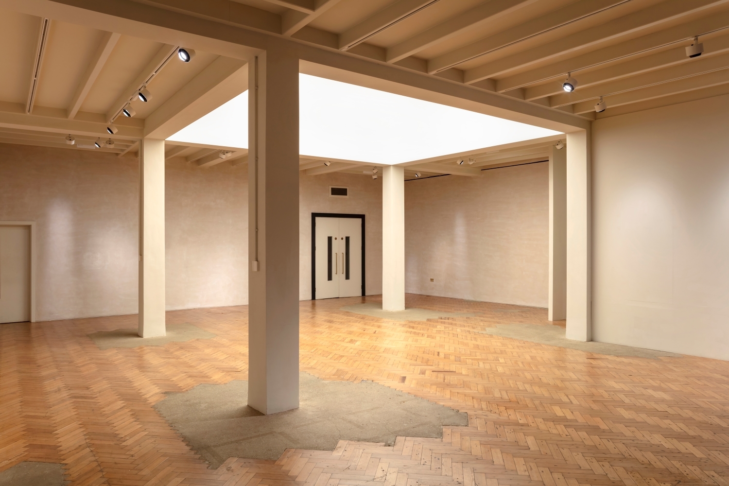 Crafts Council Gallery - sy0psbj1zaw.jpg