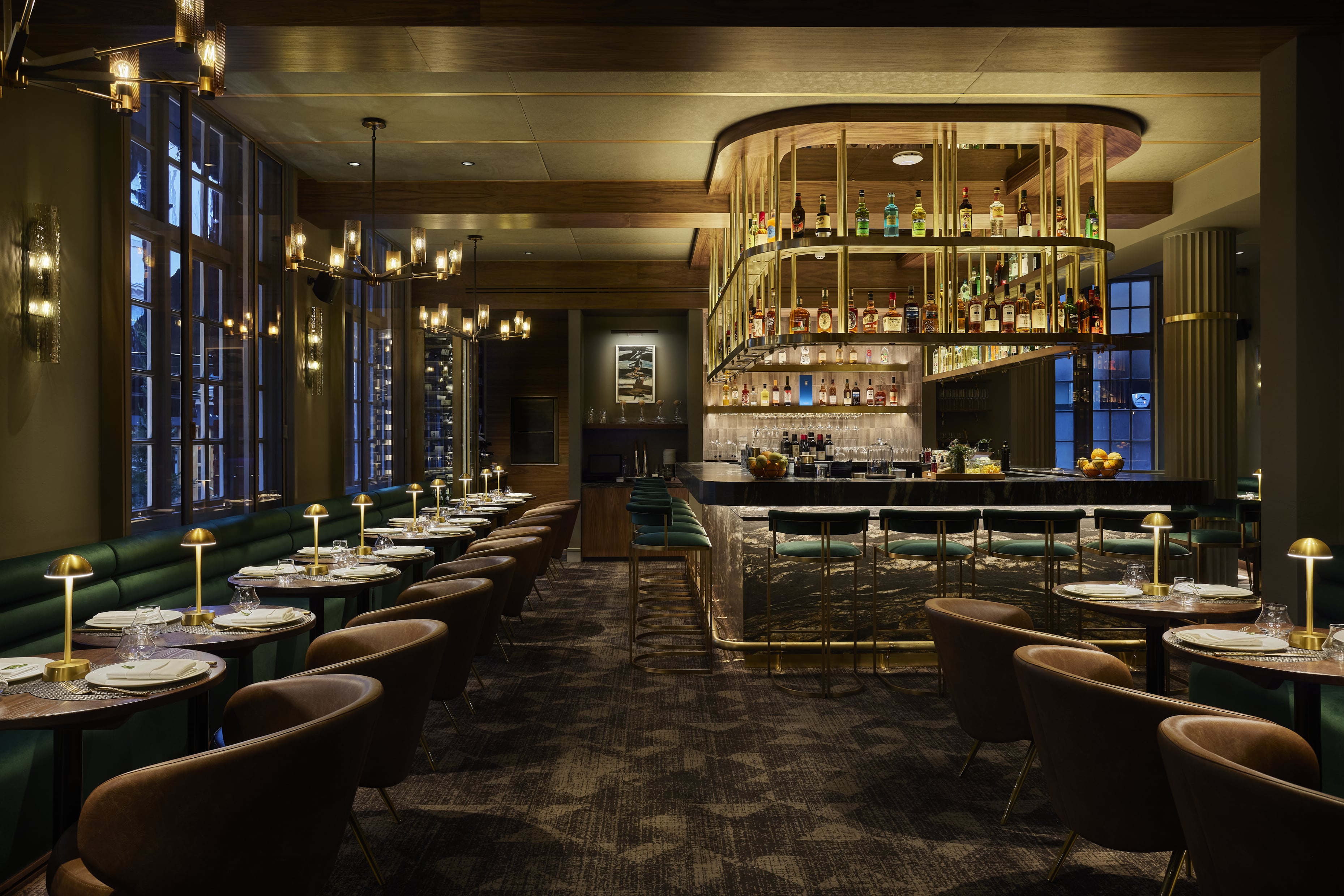 Private dining room at Sparrow Italia Mayfair, elegant bar, ideal for intimate events.