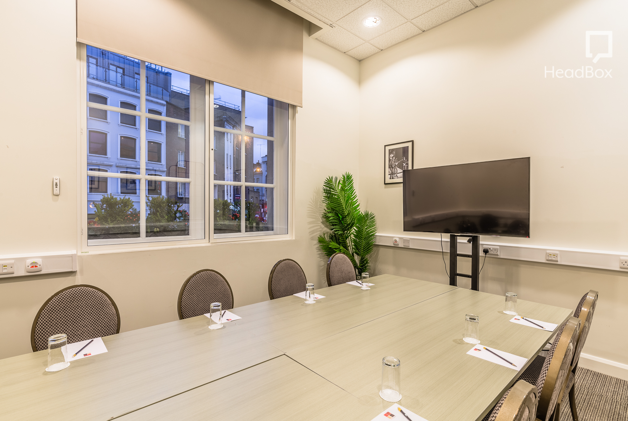 Magistrates Room - hgw42o1p22f.jpg