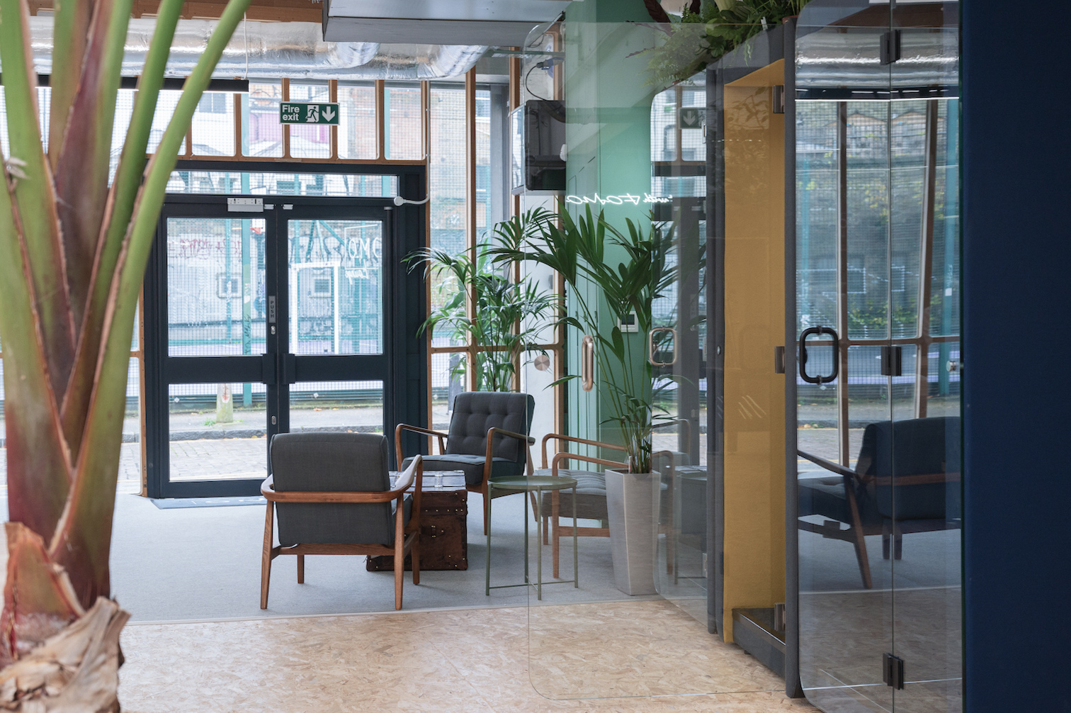 FOMO House - Main Room - doyc11u2gea.jpg