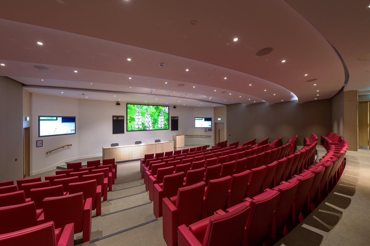 Kelvin Lecture Theatre - hzblez1jr13.jpg