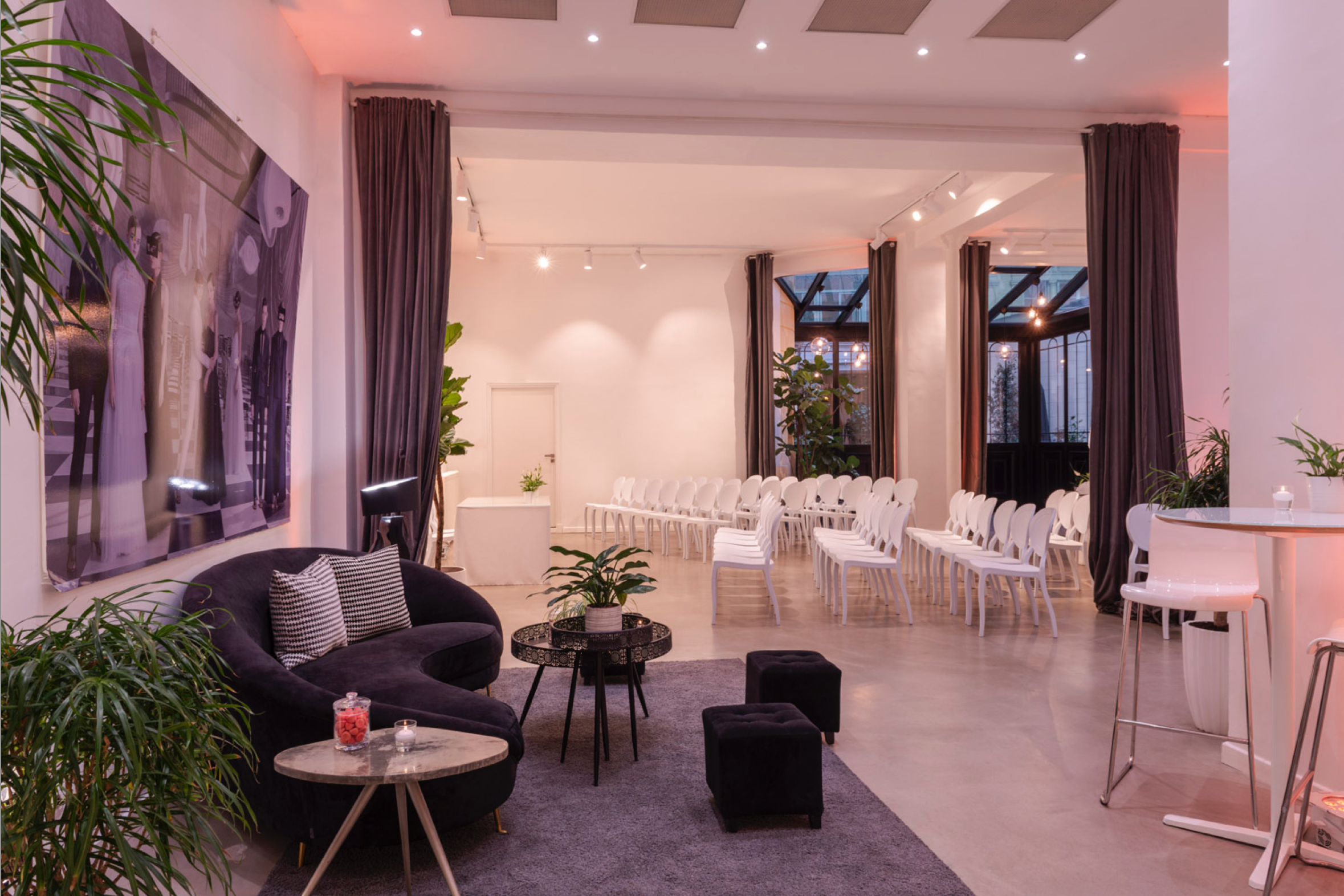 Stylish event space at Atelier Les Salons Hoche, perfect for workshops and networking.