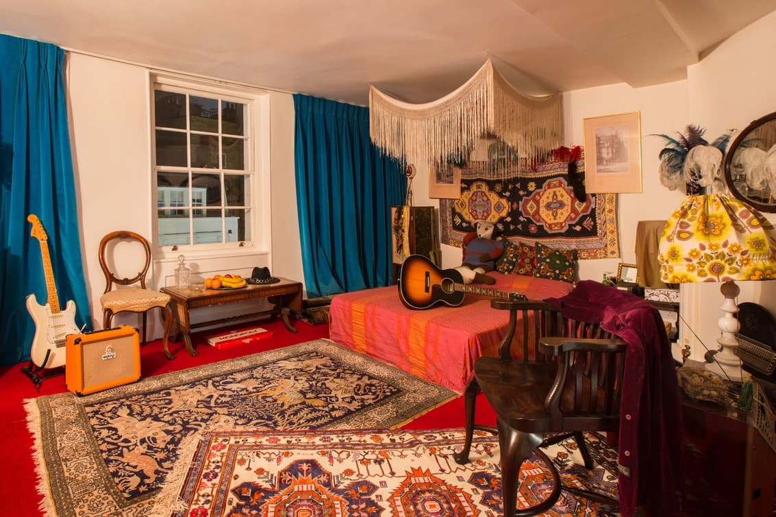 Cozy room in Handel Hendrix House, perfect for creative workshops and intimate gatherings.