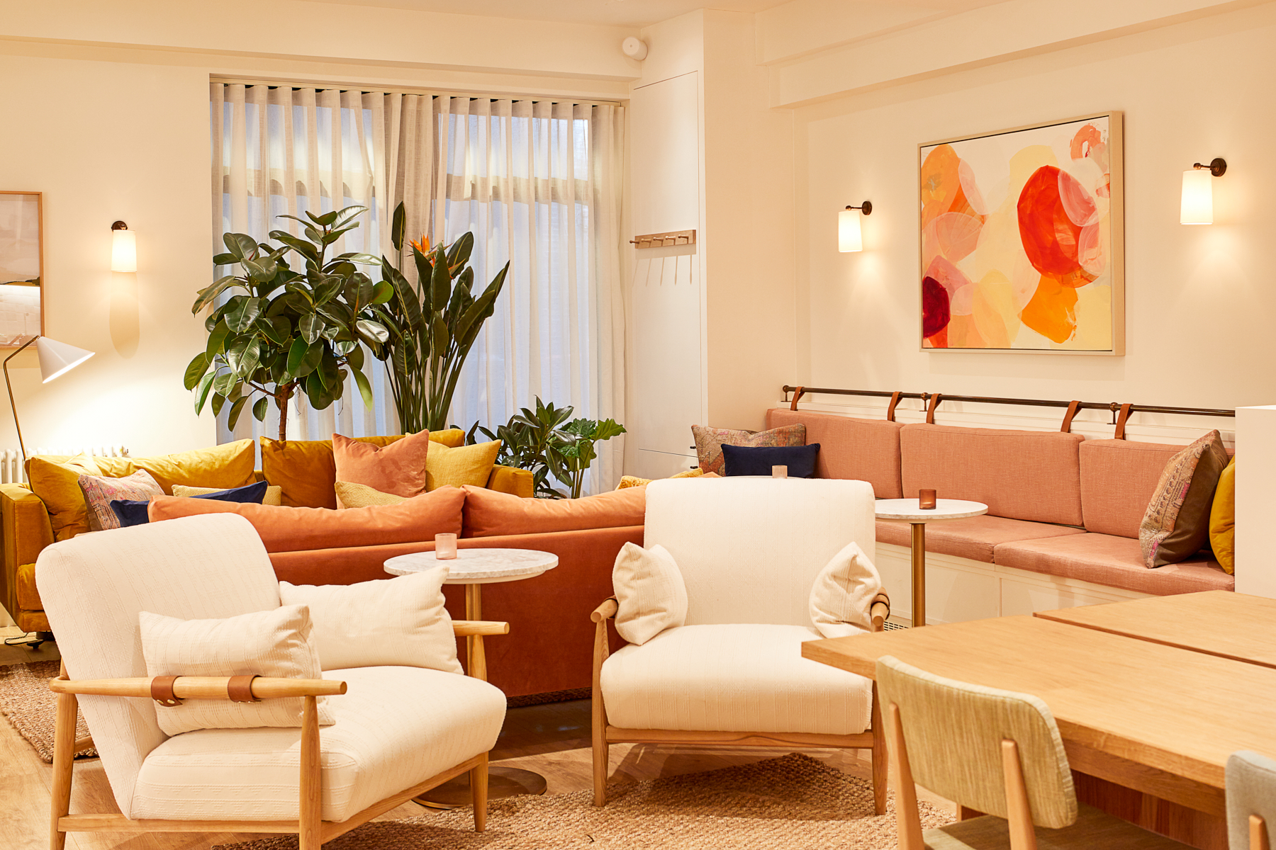 The Lounge - zctvhpykouk.jpg