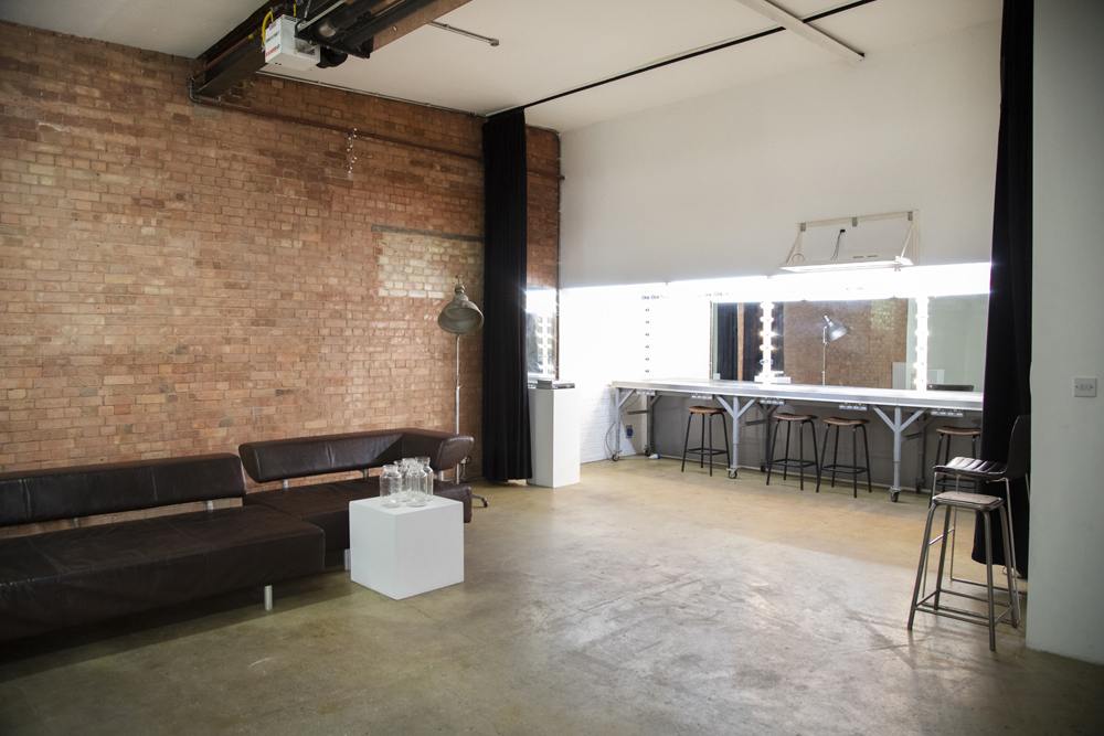 Studio 1 - q1tmrx2hyoi.jpeg