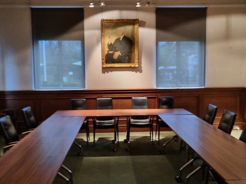 Council Room - a4d76e71-fcd6-419c-8ab2-713f1180d033.jpg