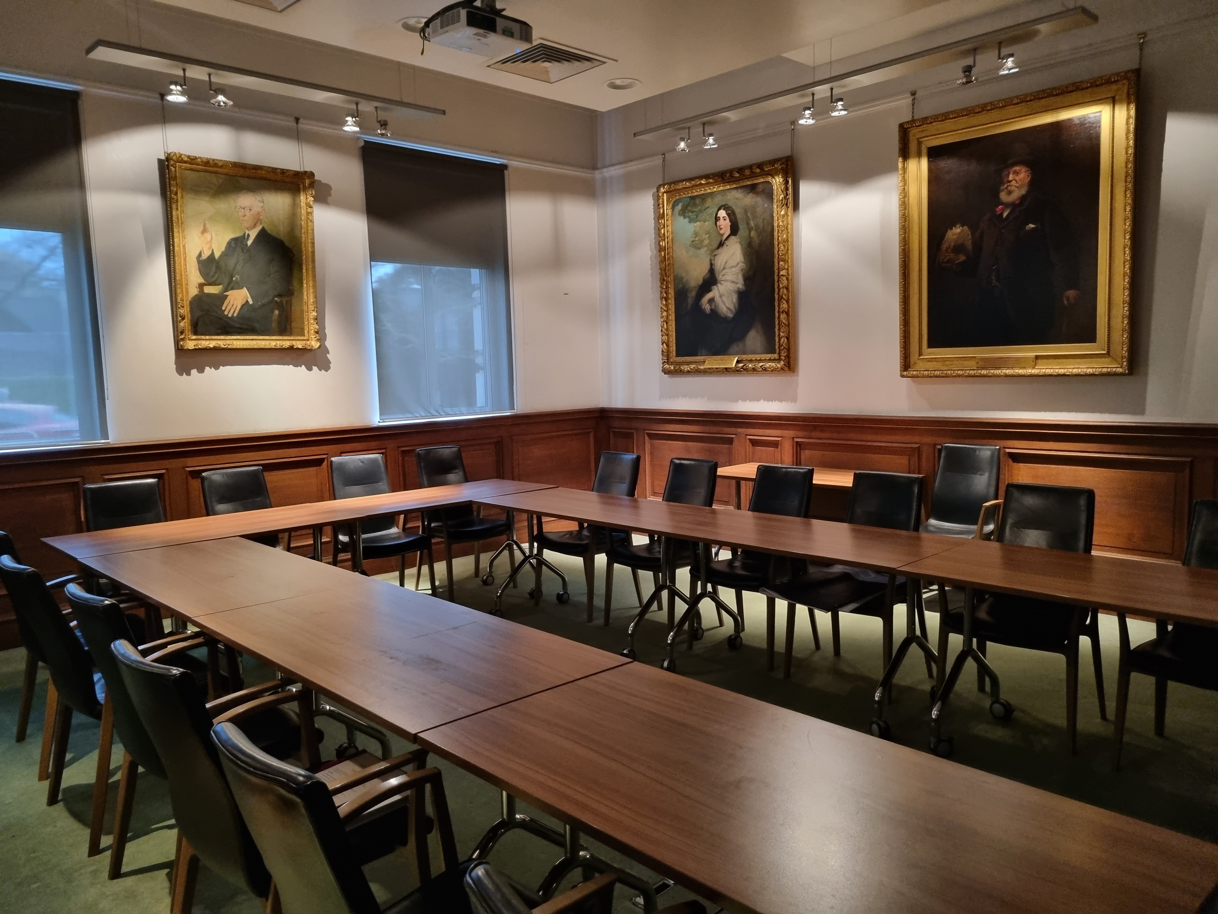 Council Room - 6f692be6-b861-4852-b9b2-39c6c97dd535.jpg