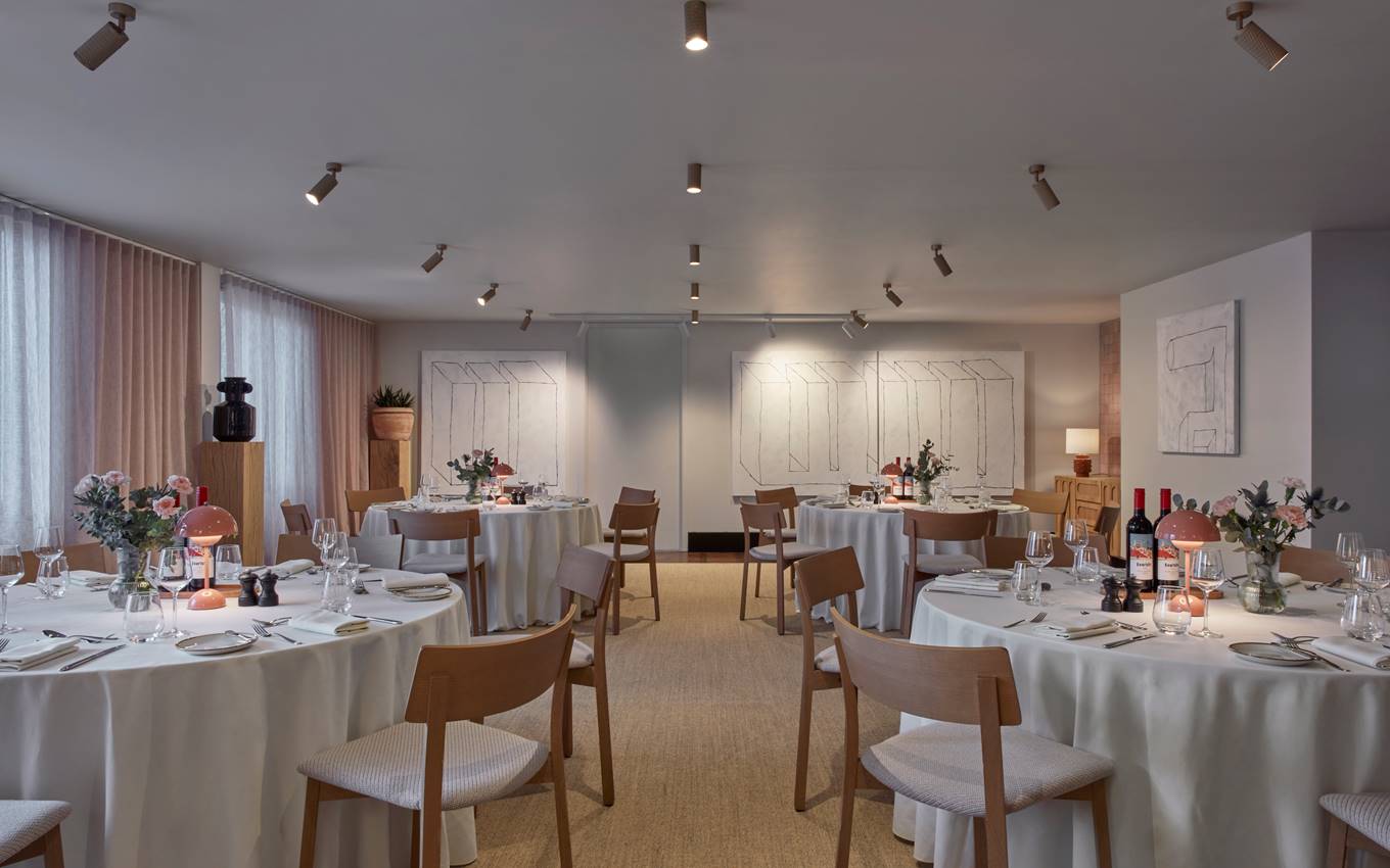 Elegant dinner setup at East One, One Hundred Shoreditch Hotel for corporate events.