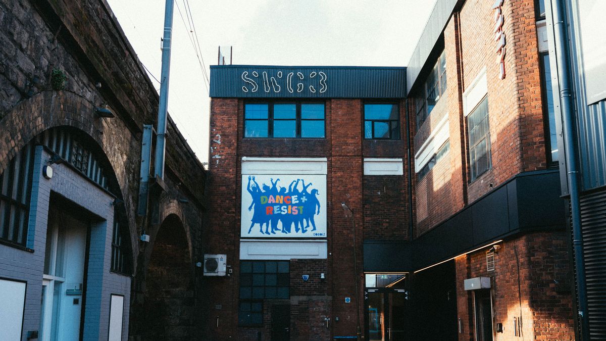 Vibrant photography studio exterior in SWG3, ideal for creative events and workshops.
