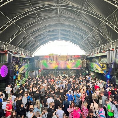 Main Room - 5a68fedf-dafb-4fe1-9c7e-e29ad29fdd18.jpg