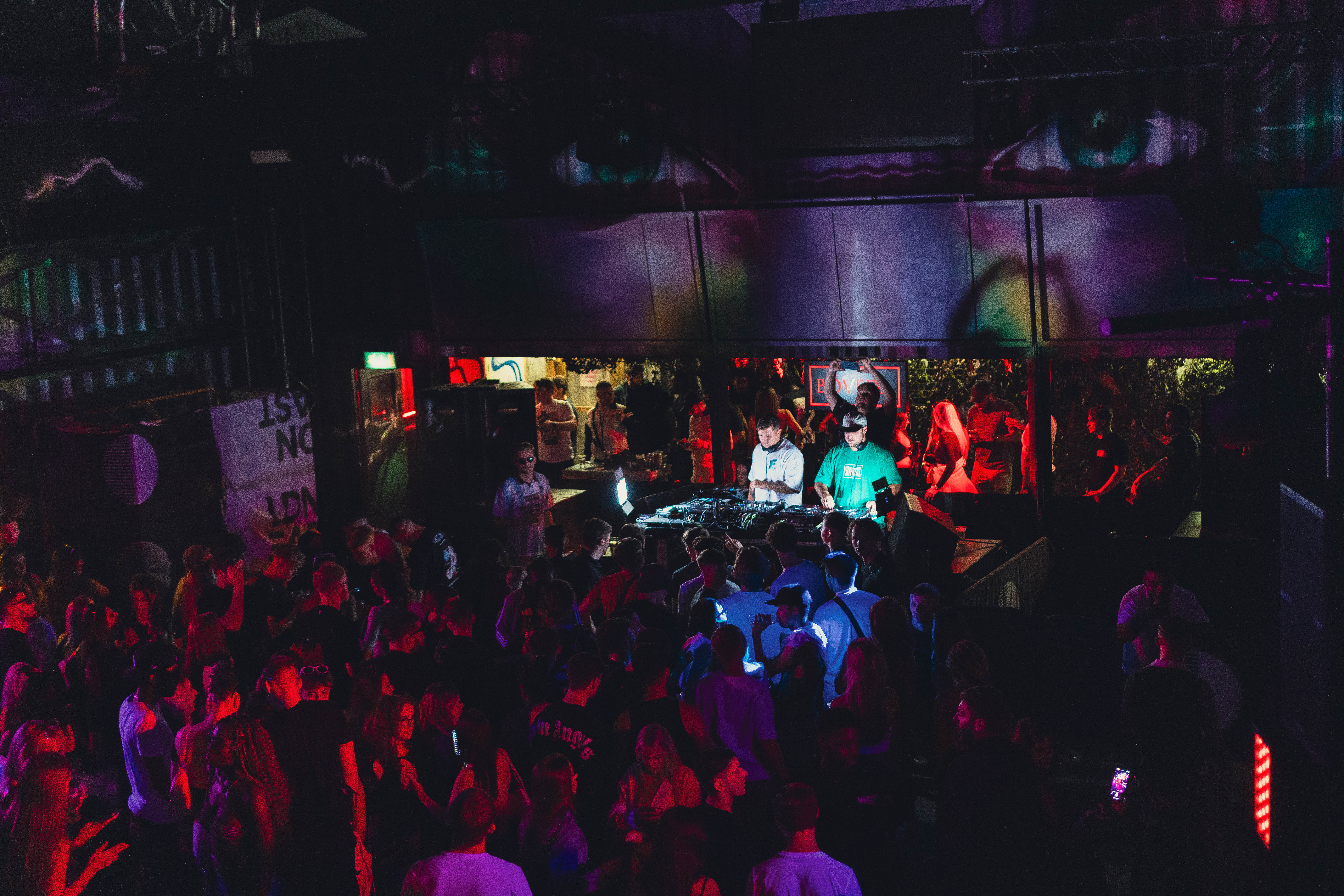 Main Room - qaxzmni2vvr.jpg