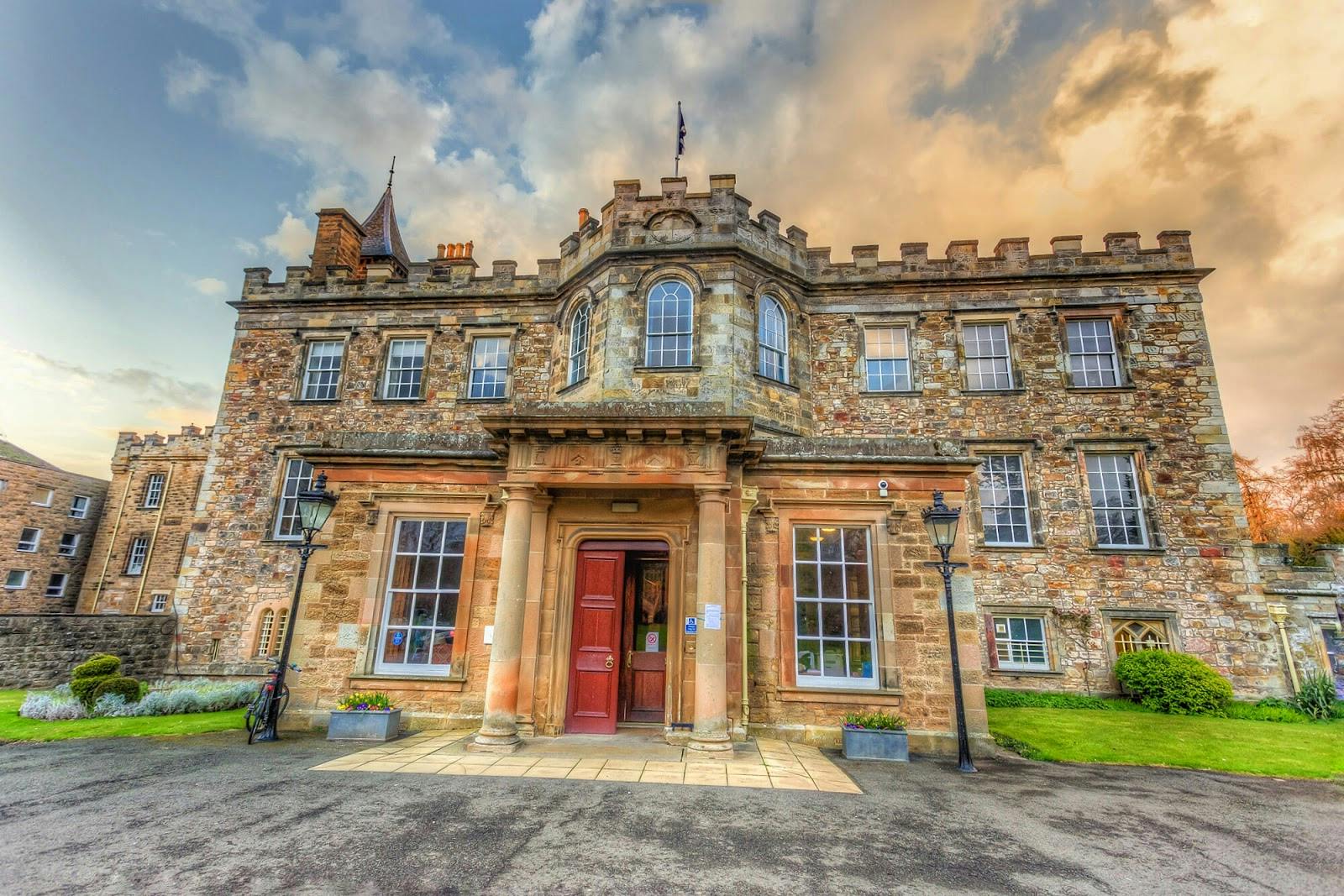 Newbattle Abbey - >Laurence Norah</a>