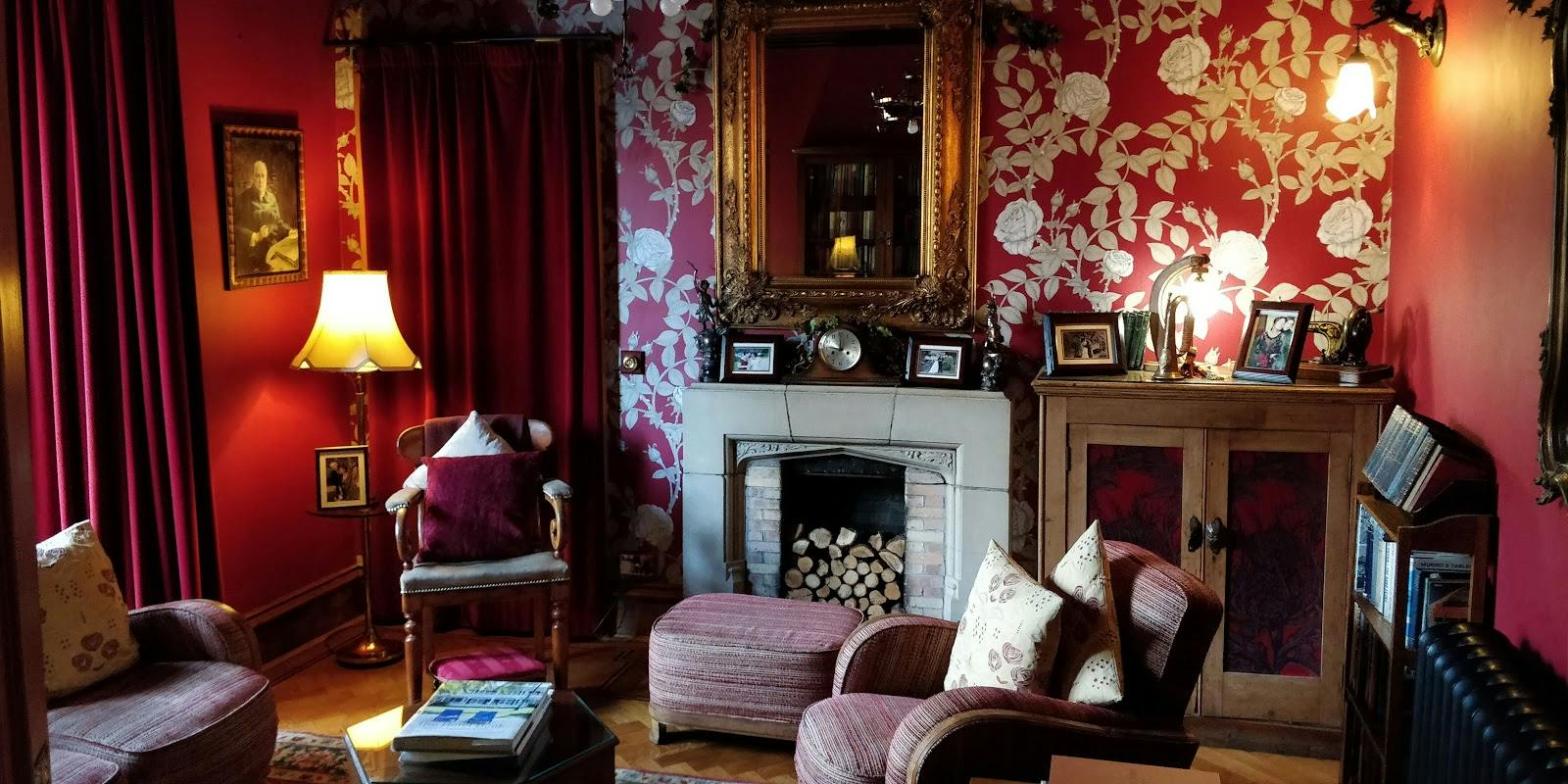 Woodside Lodge - >Craig Llewellyn</a>