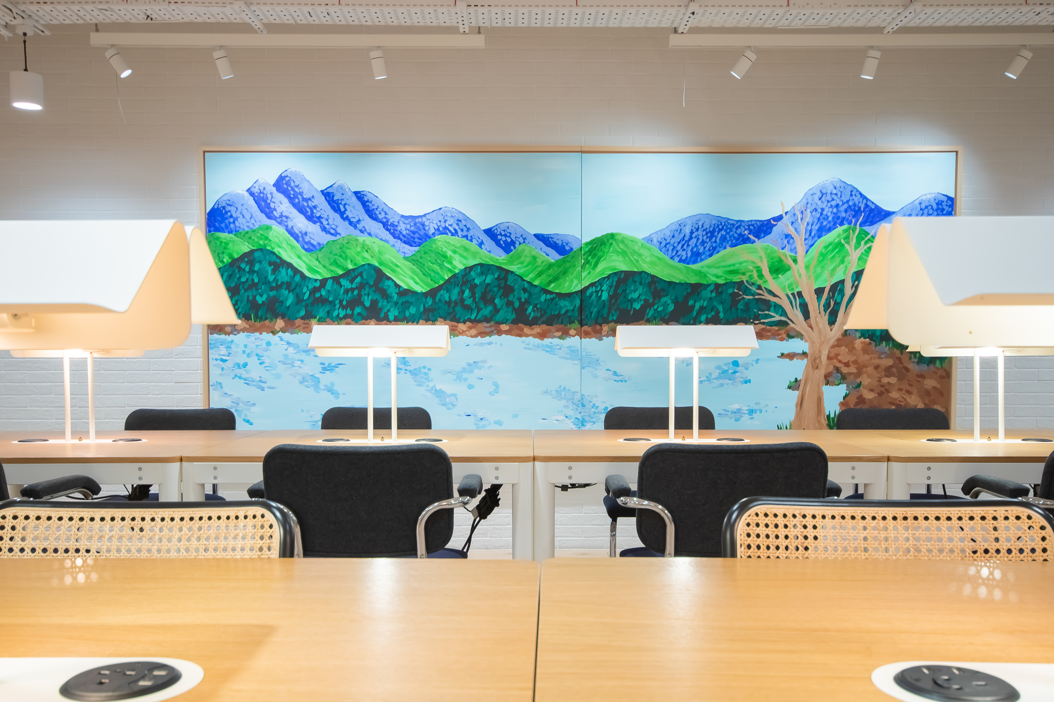 EVENT SPACE - hutmvanae5u.jpg