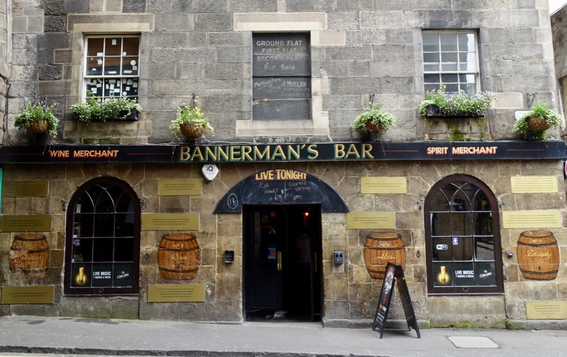 Bannerman's Bar exterior with greenery, ideal for casual events and live music.