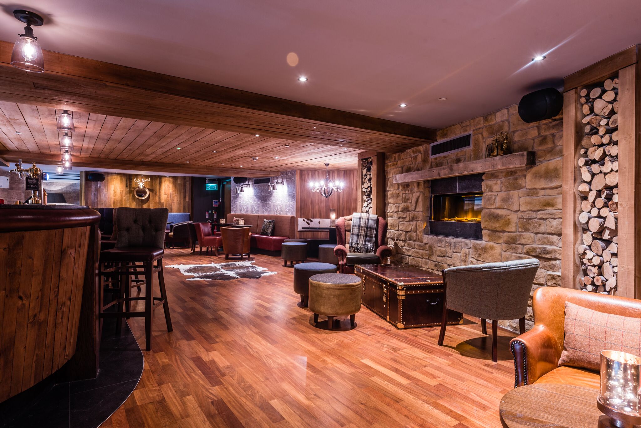 Cozy Bothy venue with warm wood accents for intimate gatherings and corporate retreats.